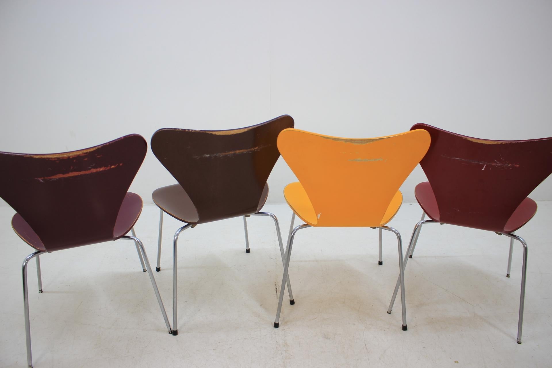 Set of Four Midcentury Iconic Chairs Arne Jacobsen for Fritz Hansen, Series 7 8