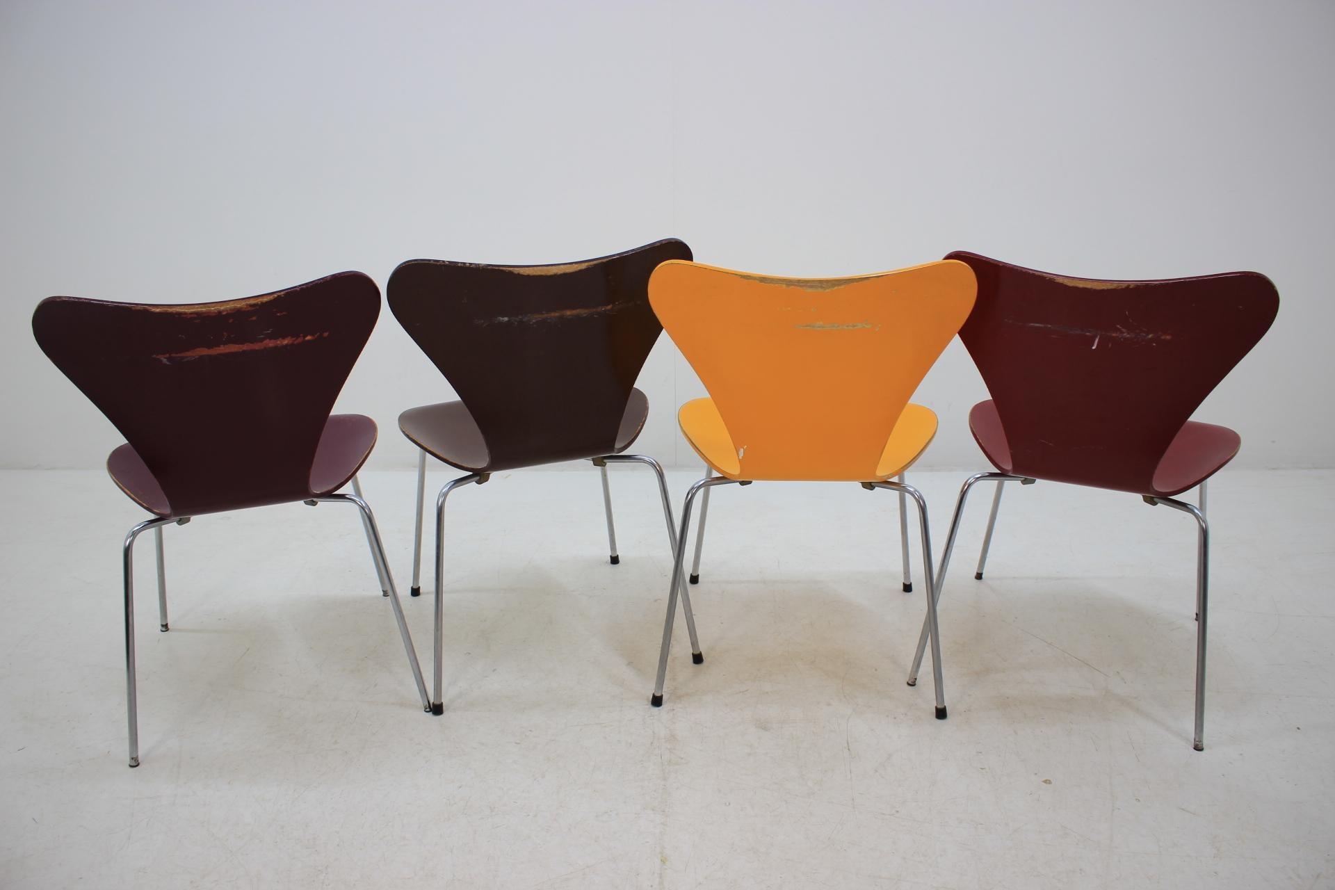 Set of Four Midcentury Iconic Chairs Arne Jacobsen for Fritz Hansen, Series 7 9