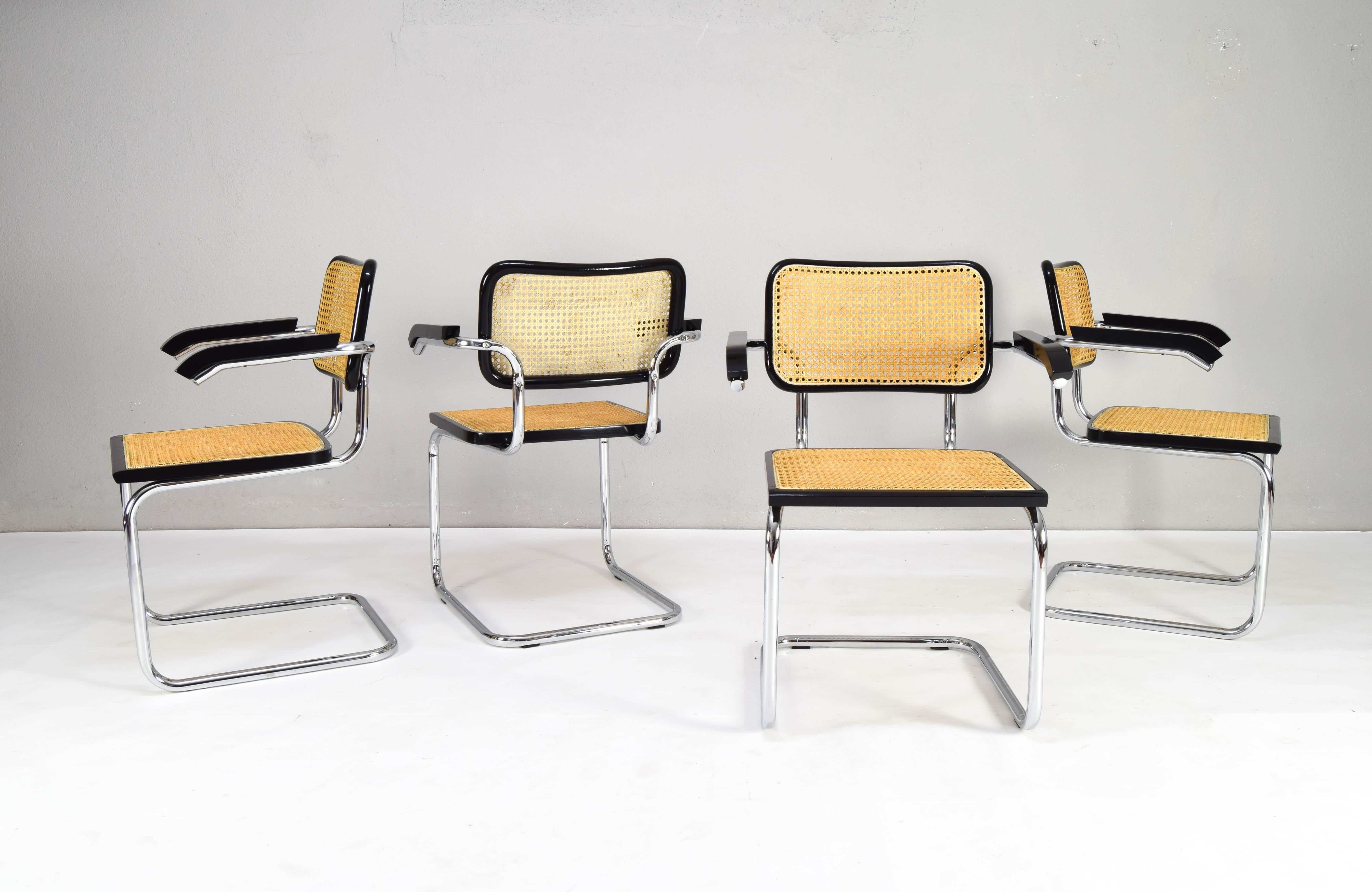 Set of Four Mid-Century Italian Modern Marcel Breuer B64 Cesca Chairs, 1970 In Good Condition For Sale In Escalona, Toledo