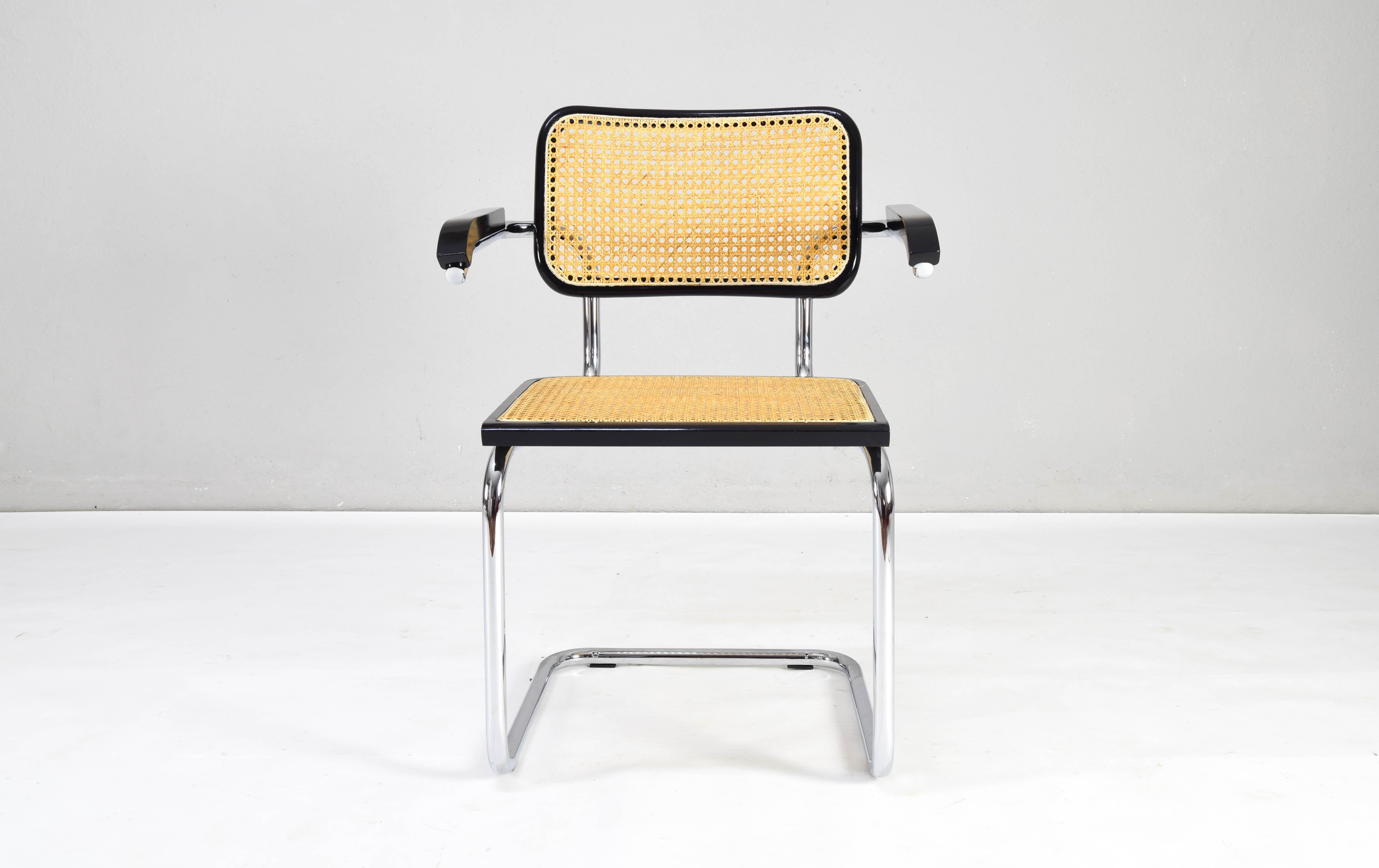 Late 20th Century Set of Four Mid-Century Italian Modern Marcel Breuer B64 Cesca Chairs, 1970 For Sale