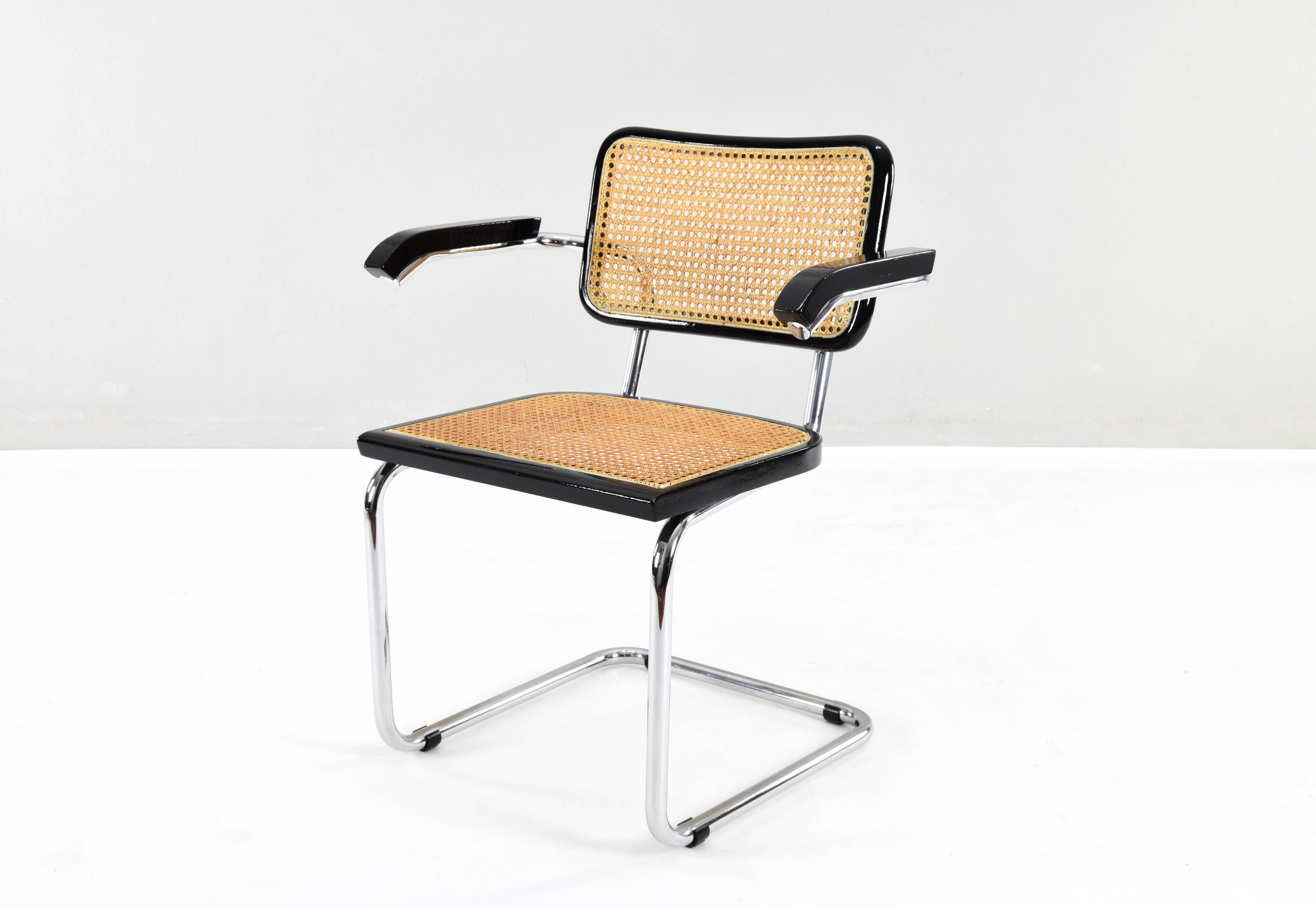 Late 20th Century Set of Four Mid-Century Italian Modern Marcel Breuer B64 Cesca Chairs, 1970 For Sale