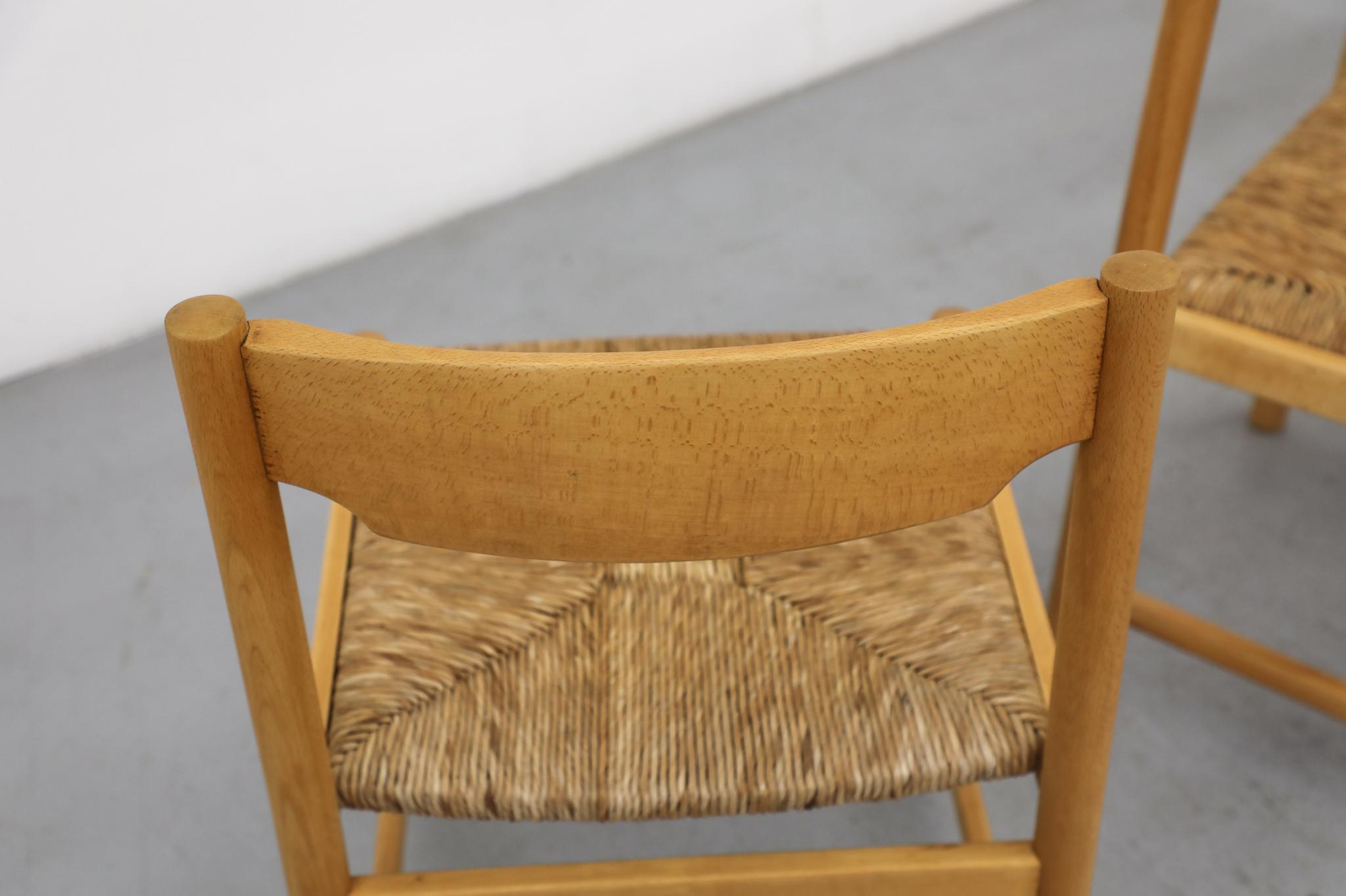 Set of Four Mid-Century Magistretti Style Pine Dining Chairs w/ Rush Seats im Angebot 8