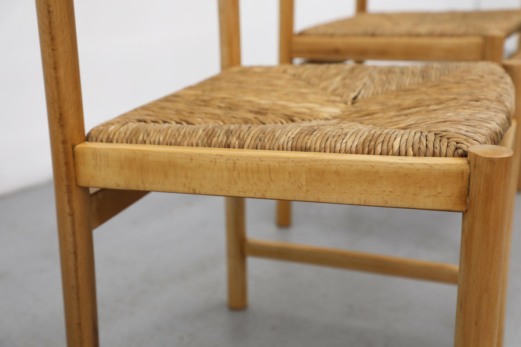 Set of Four Mid-Century Magistretti Style Pine Dining Chairs w/ Rush Seats im Angebot 11