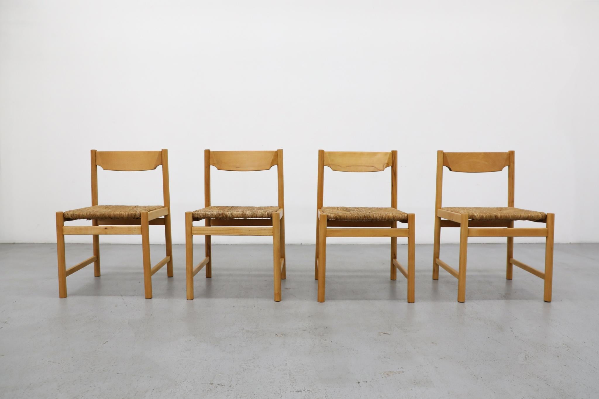 Set of Four Mid-Century Magistretti Style Pine Dining Chairs w/ Rush Seats im Angebot 13