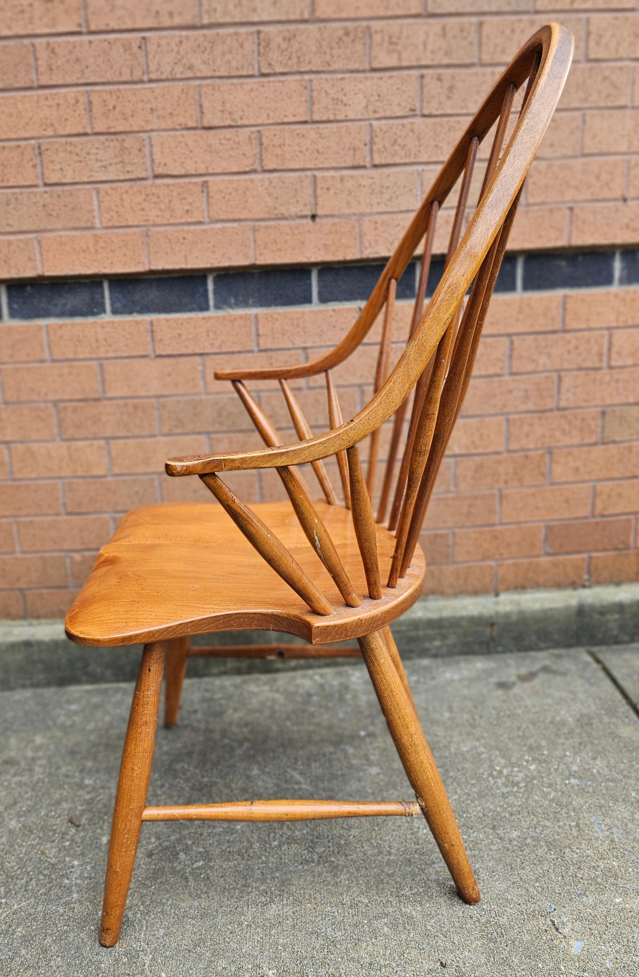 Set of Four Mid Century Maple Windsor Style Continuous Armchairs For Sale 5