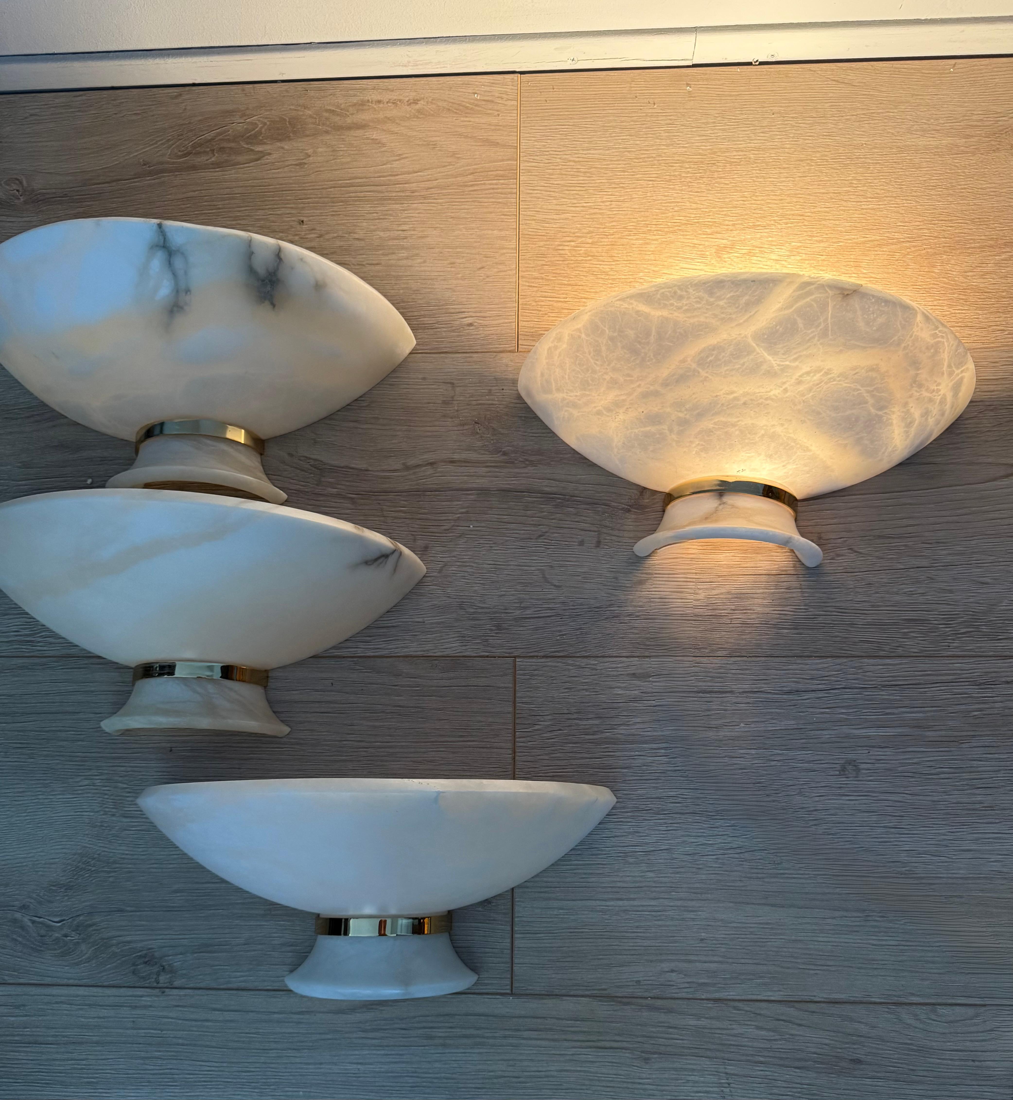 Set di quattro lampade da parete in ottone e alabastro della modernità di metà secolo, Italia, anni '70 in vendita 9