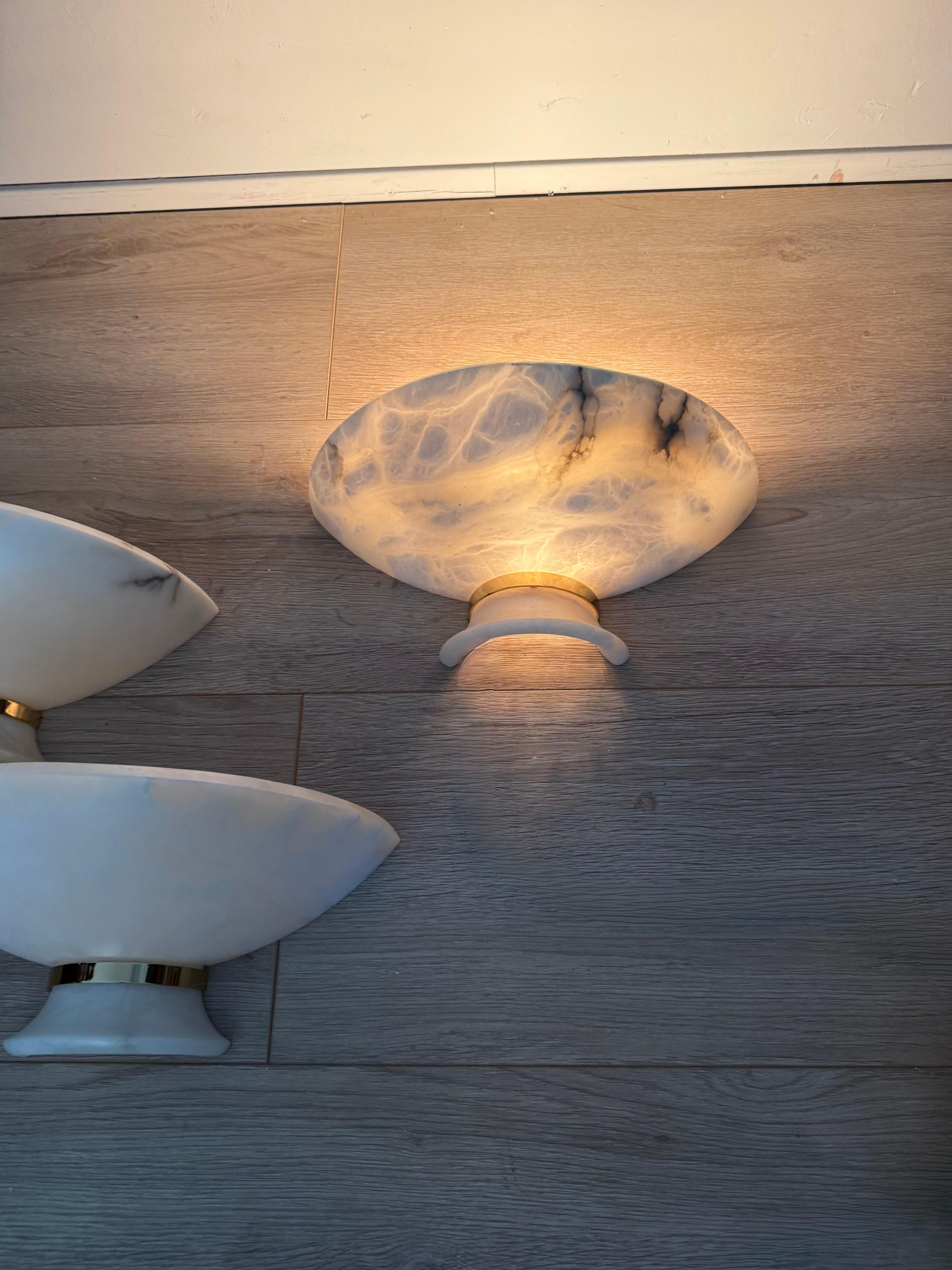 Set di quattro lampade da parete in ottone e alabastro della modernità di metà secolo, Italia, anni '70 in vendita 1