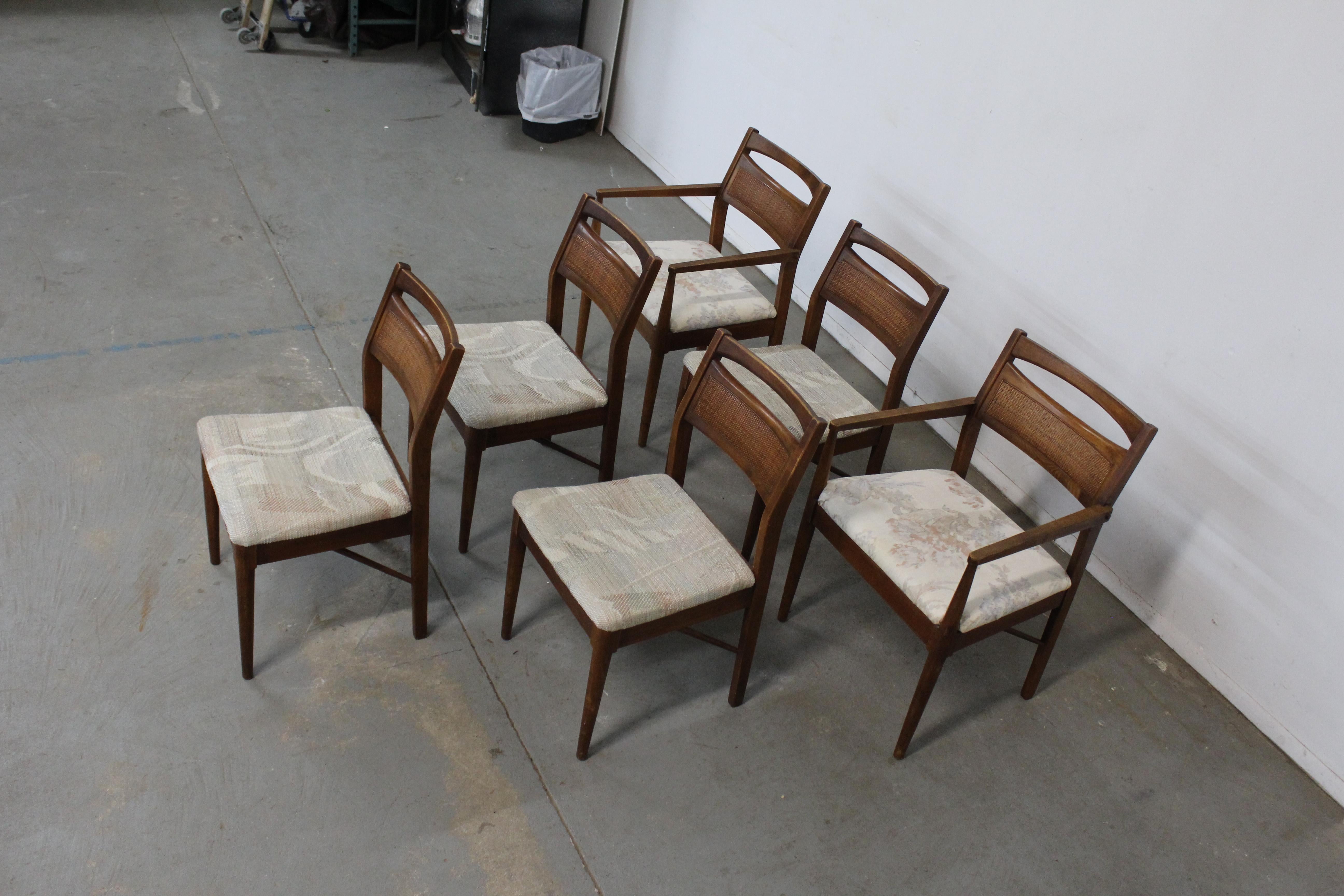 Set of Four Mid-Century Modern American of Martinsville Walnut Dining Chairs 12
