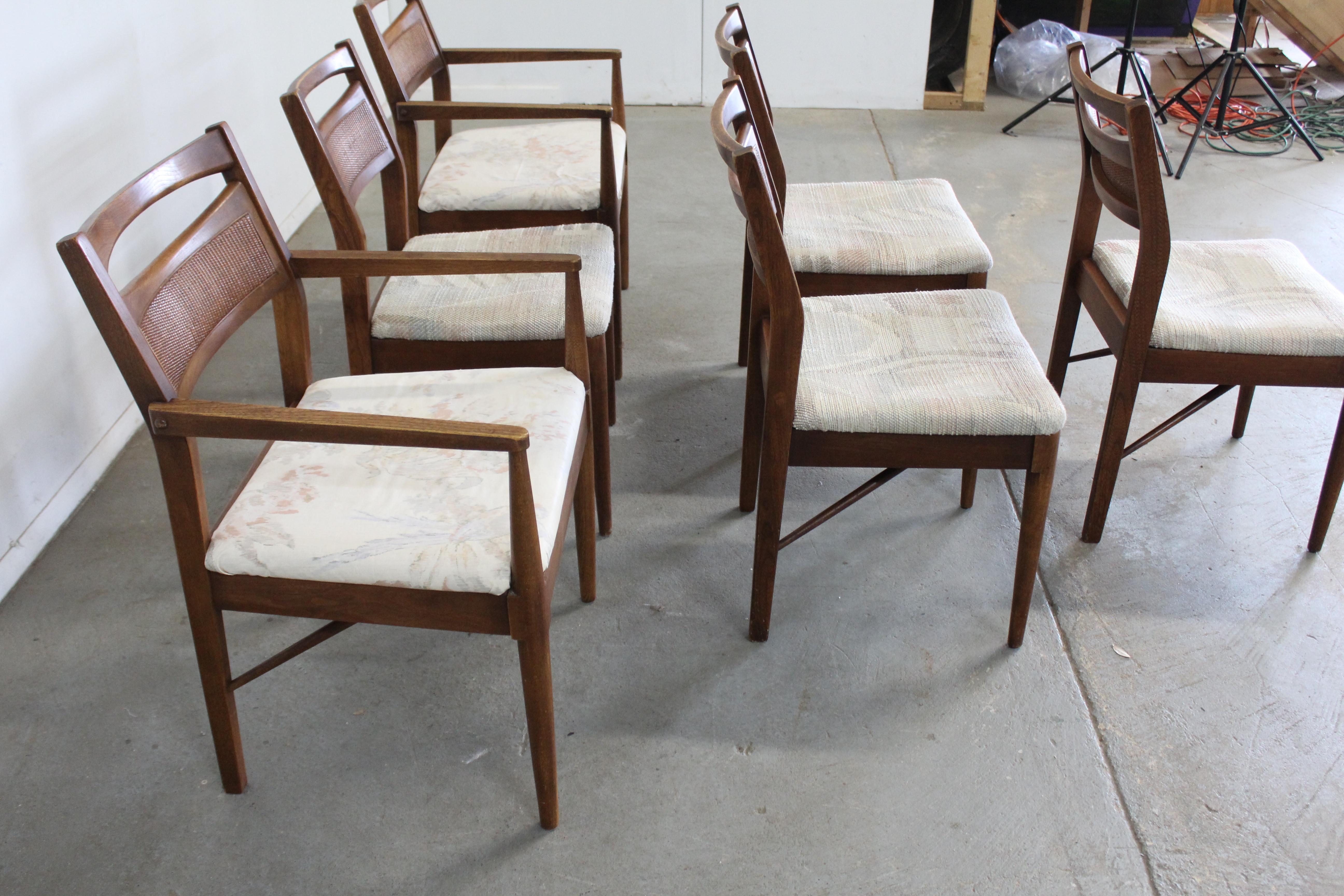 Set of Four Mid-Century Modern American of Martinsville Walnut Dining Chairs In Good Condition In Wilmington, DE