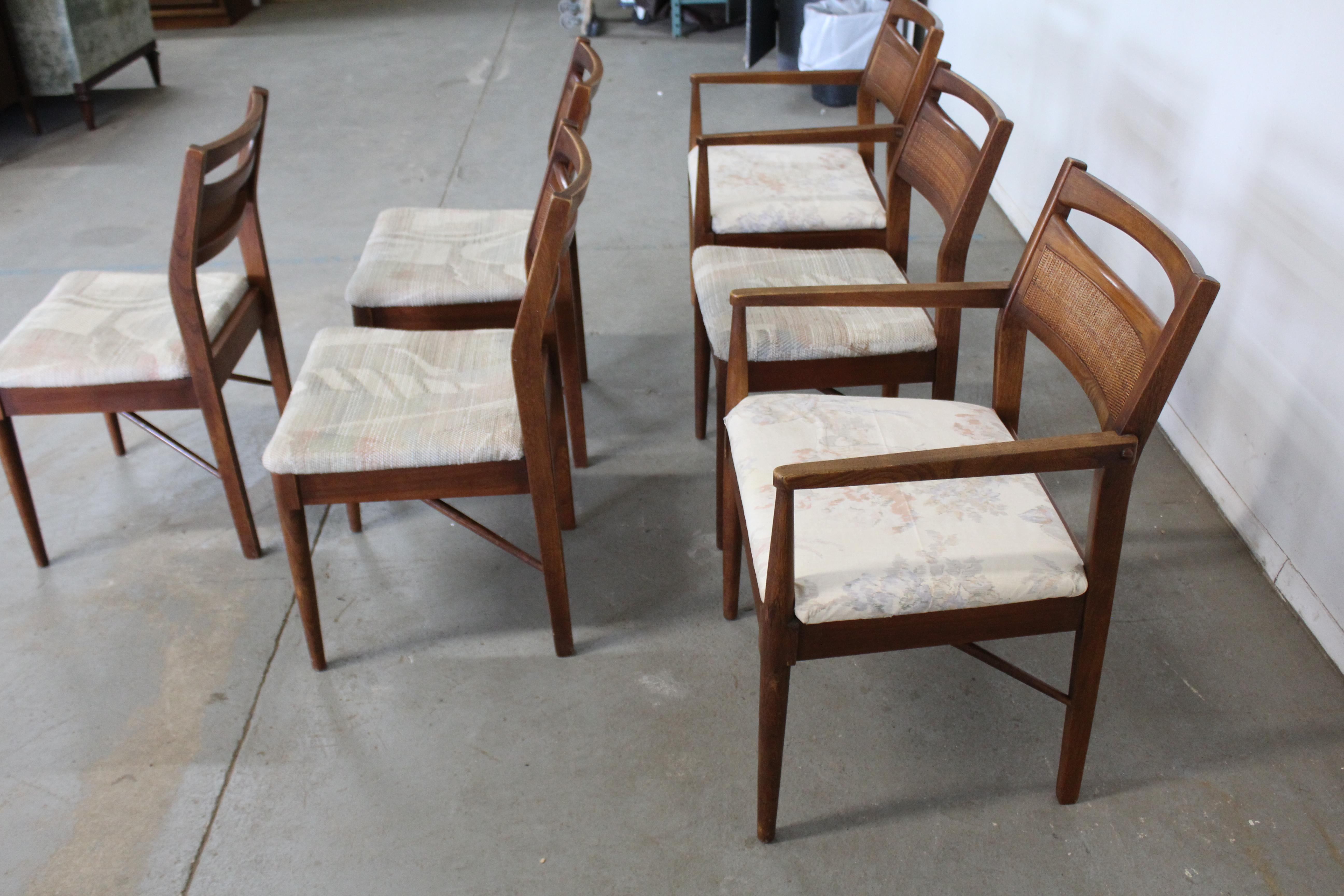 Set of Four Mid-Century Modern American of Martinsville Walnut Dining Chairs 2