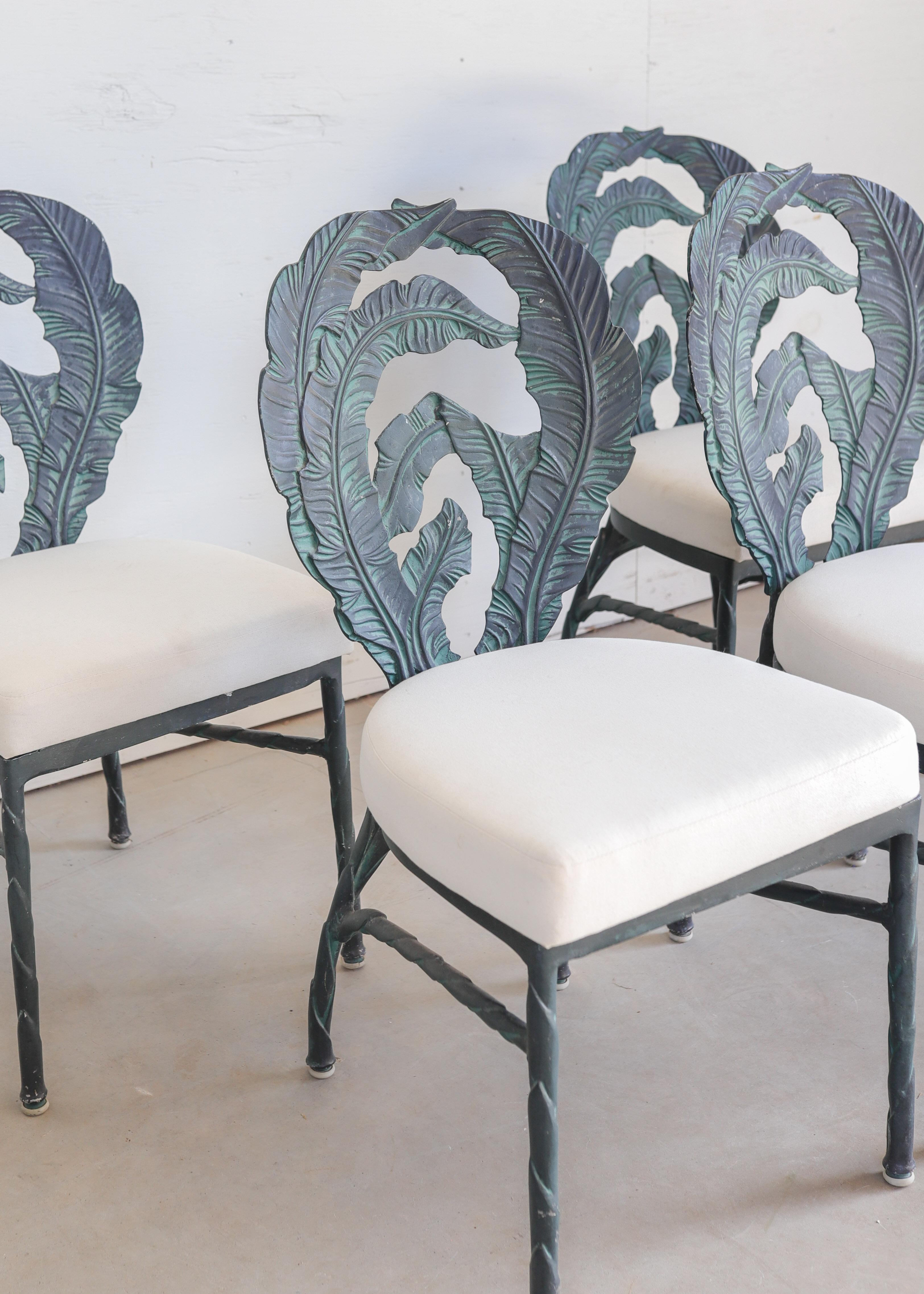 Mid-Century Modern Ensemble de quatre chaises en feuilles de bananier de style moderne du milieu du siècle dernier en vente