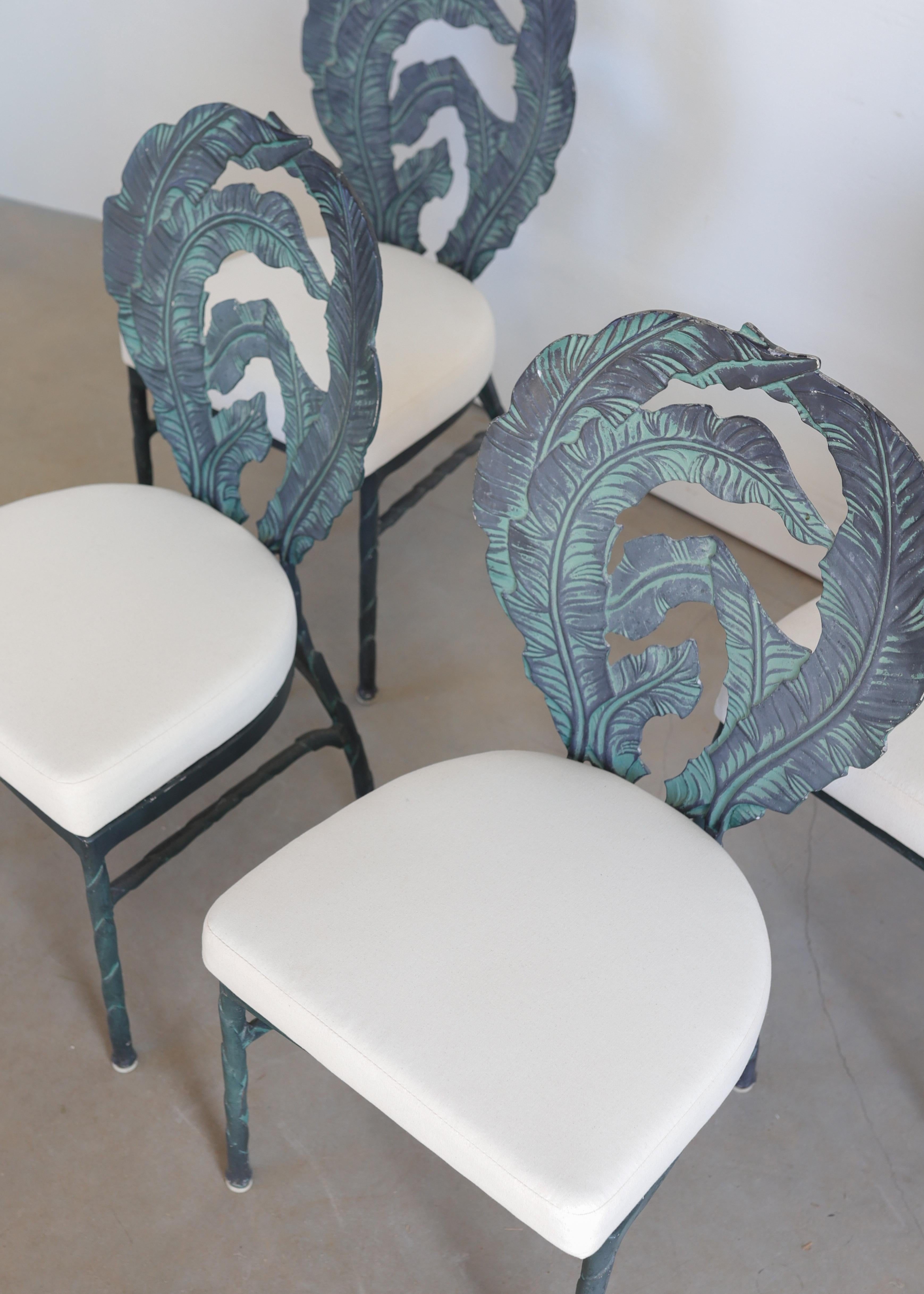 Ensemble de quatre chaises en feuilles de bananier de style moderne du milieu du siècle dernier en vente 2