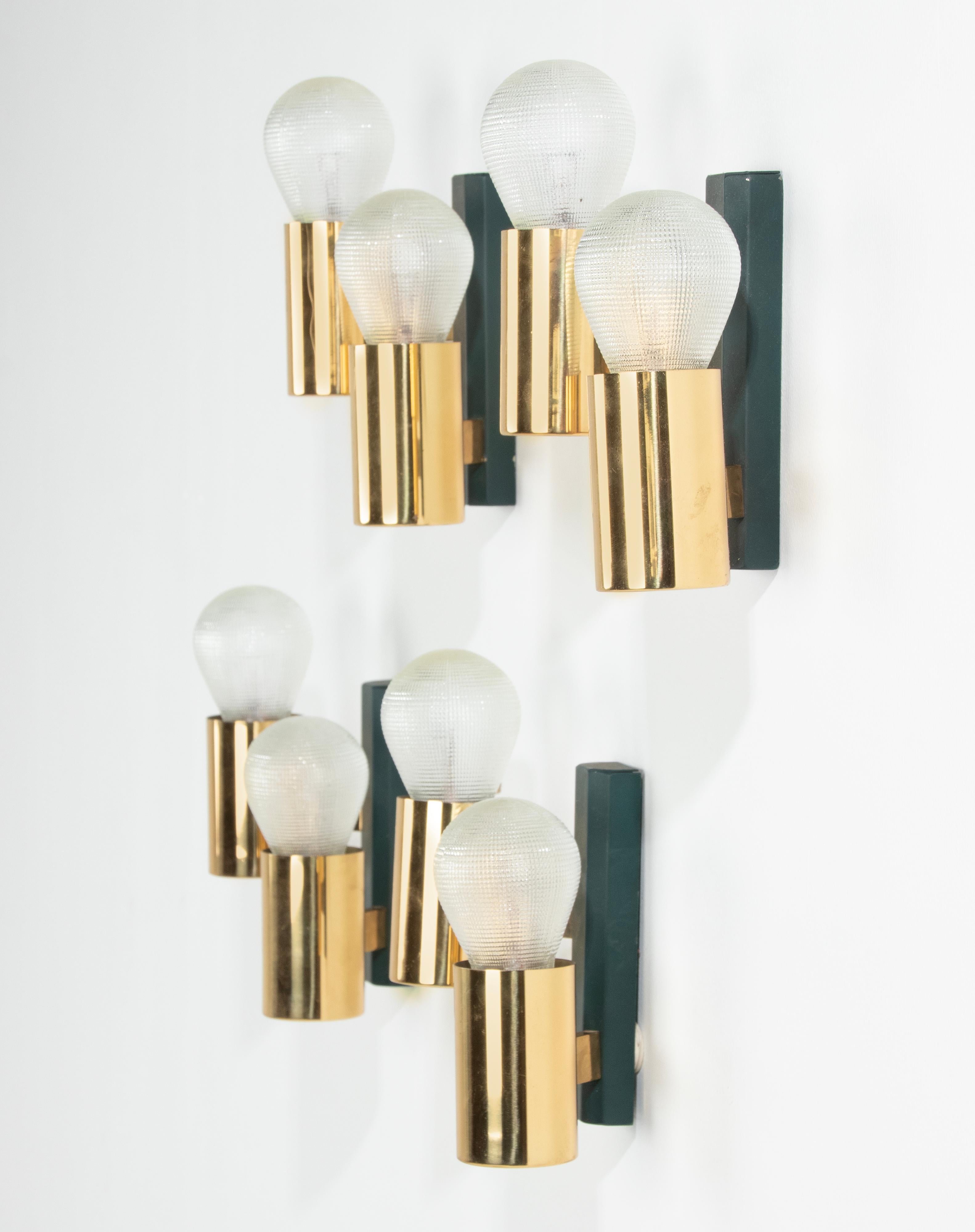 Set of four Mid-Century Modern Brass Wall Sconces For Sale 4