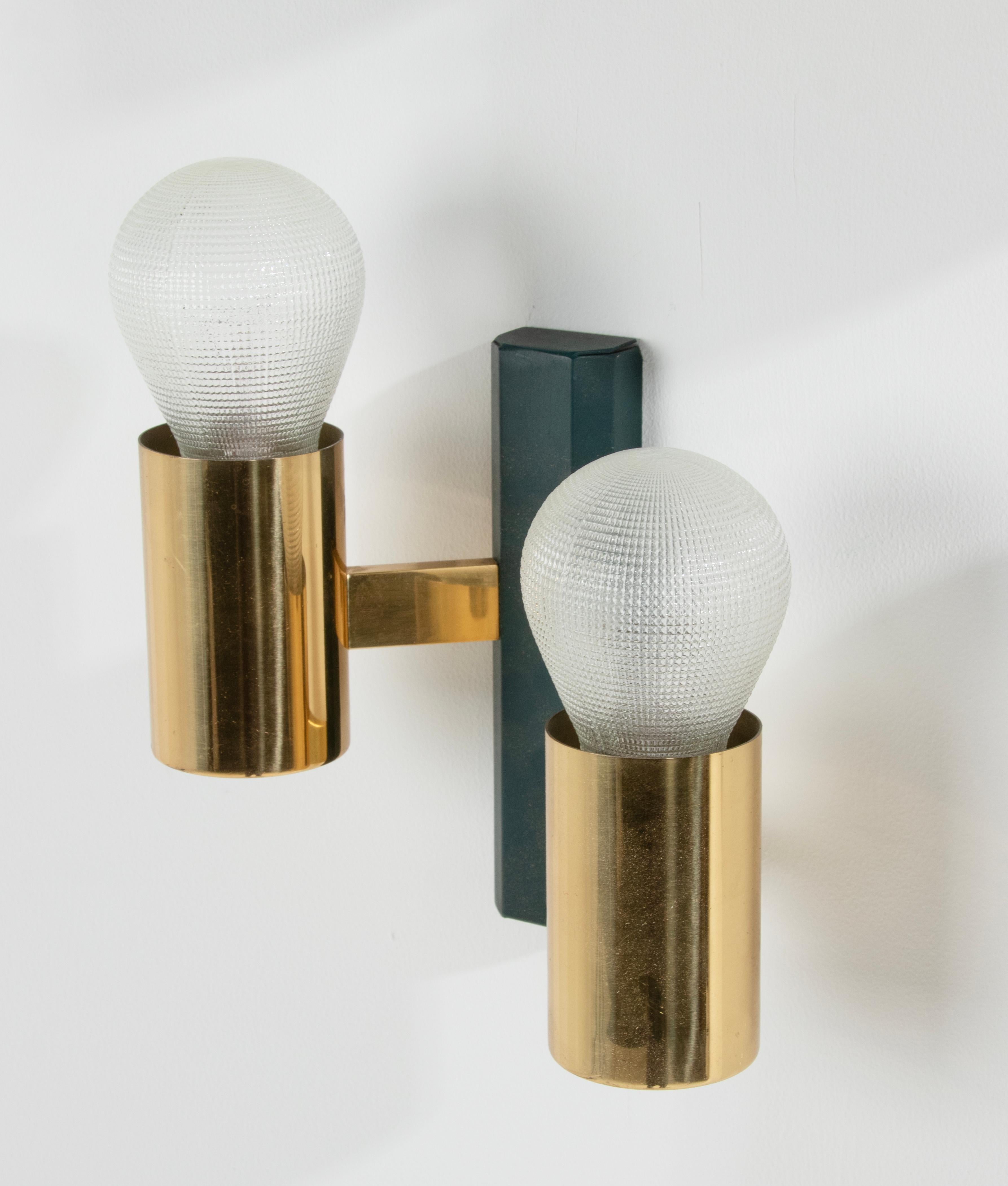 Set of four Mid-Century Modern Brass Wall Sconces For Sale 7