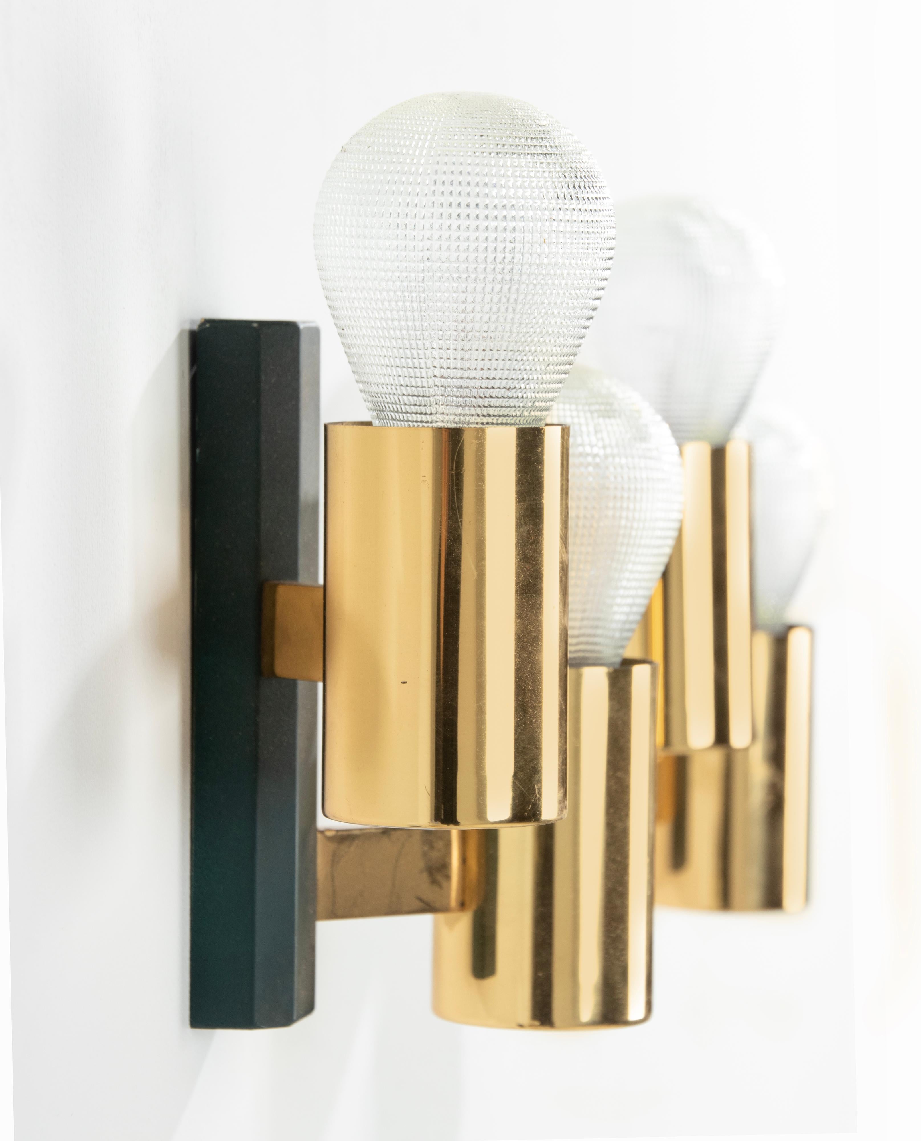 Set of four Mid-Century Modern Brass Wall Sconces For Sale 11