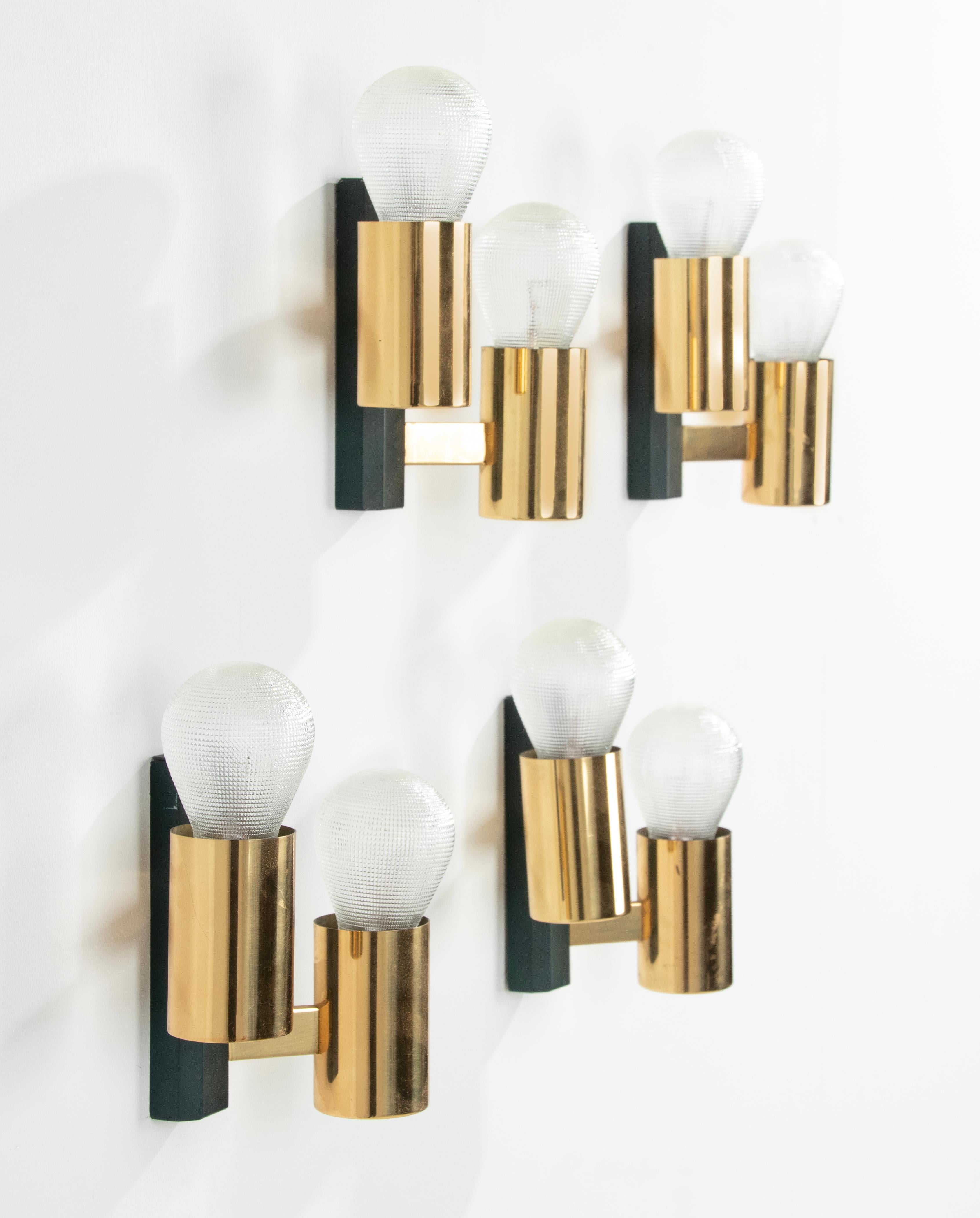 Set of four Mid-Century Modern Brass Wall Sconces For Sale 1