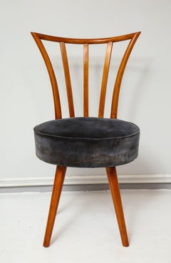 Ensemble de quatre chaises modernes du milieu du siècle dans le style de Robsjohn-Gibbings
