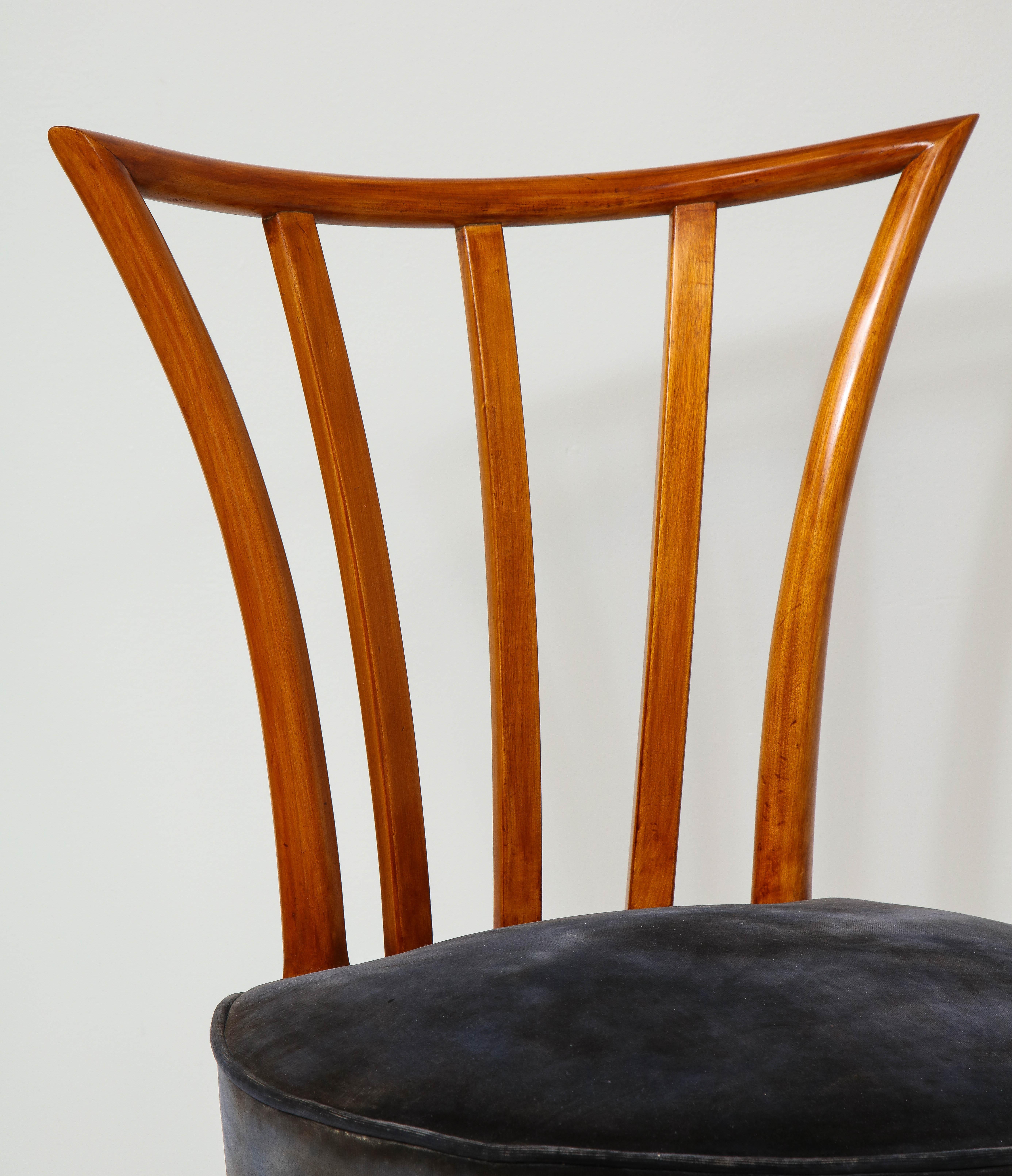20th Century Set of Four Mid-Century Modern Chairs in the Manner of Robsjohn-Gibbings