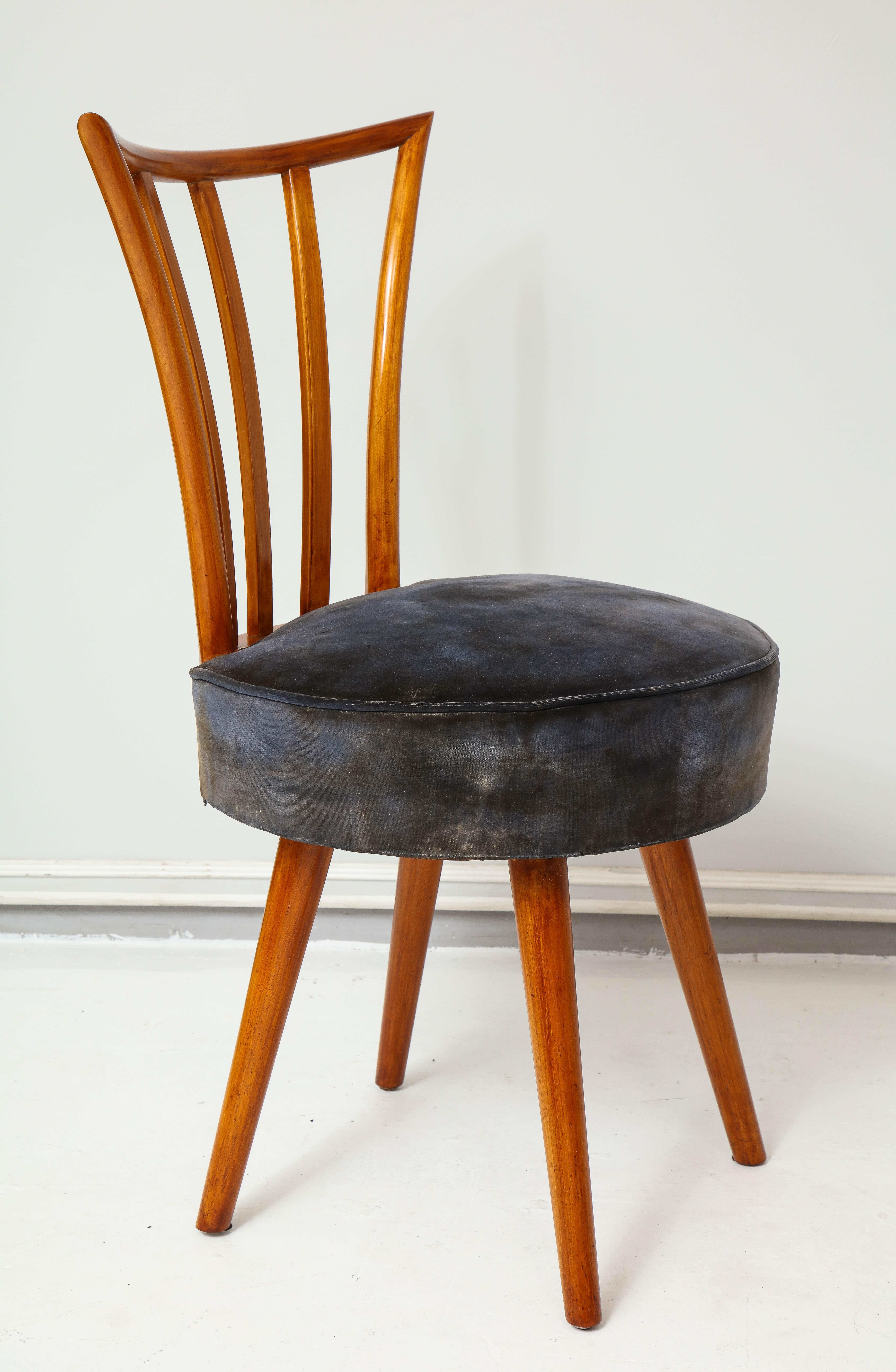 Walnut Set of Four Mid-Century Modern Chairs in the Manner of Robsjohn-Gibbings