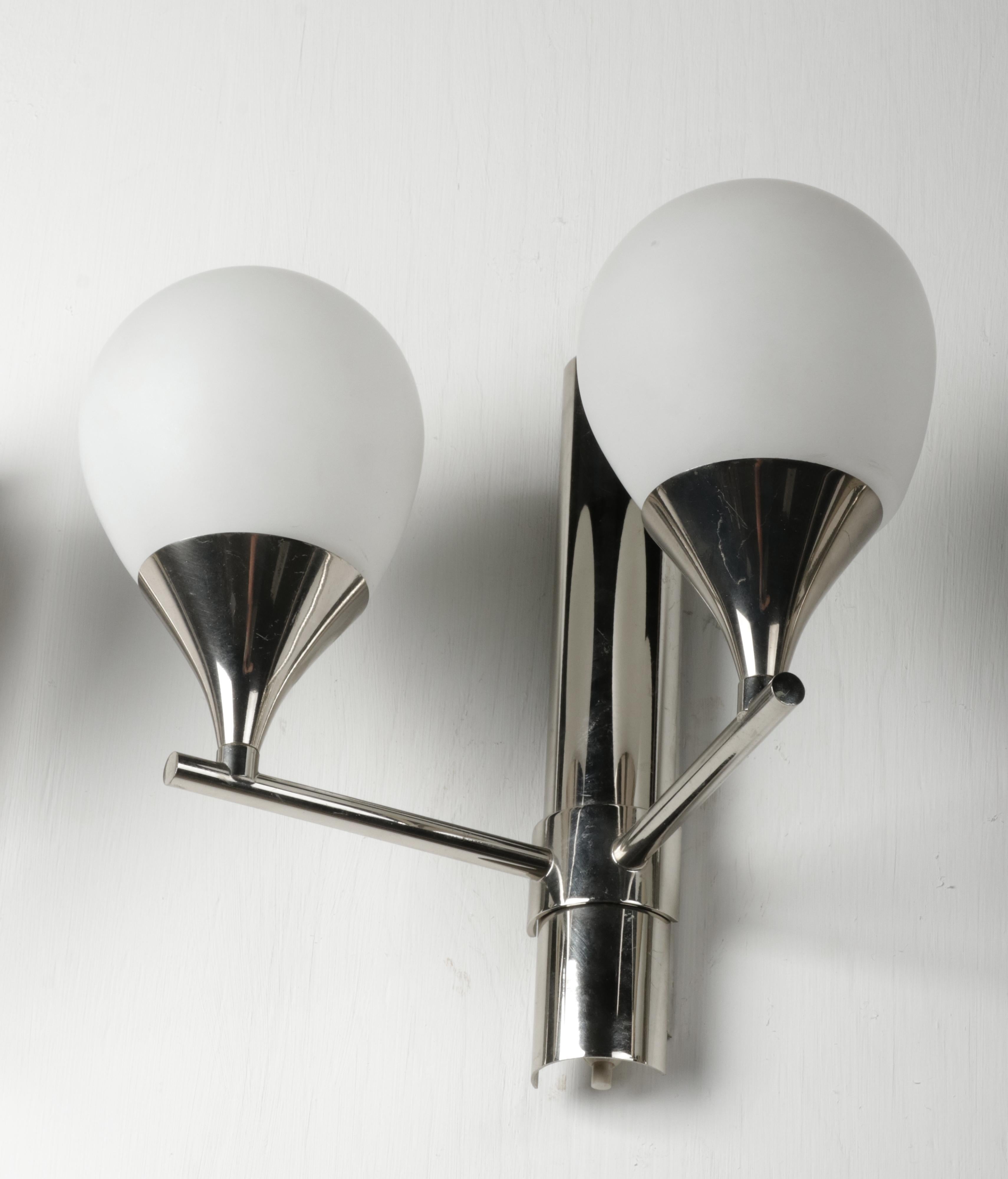 Set of Four Mid-Century Modern Chrome Plated Sconces / Wall Lights For Sale 6