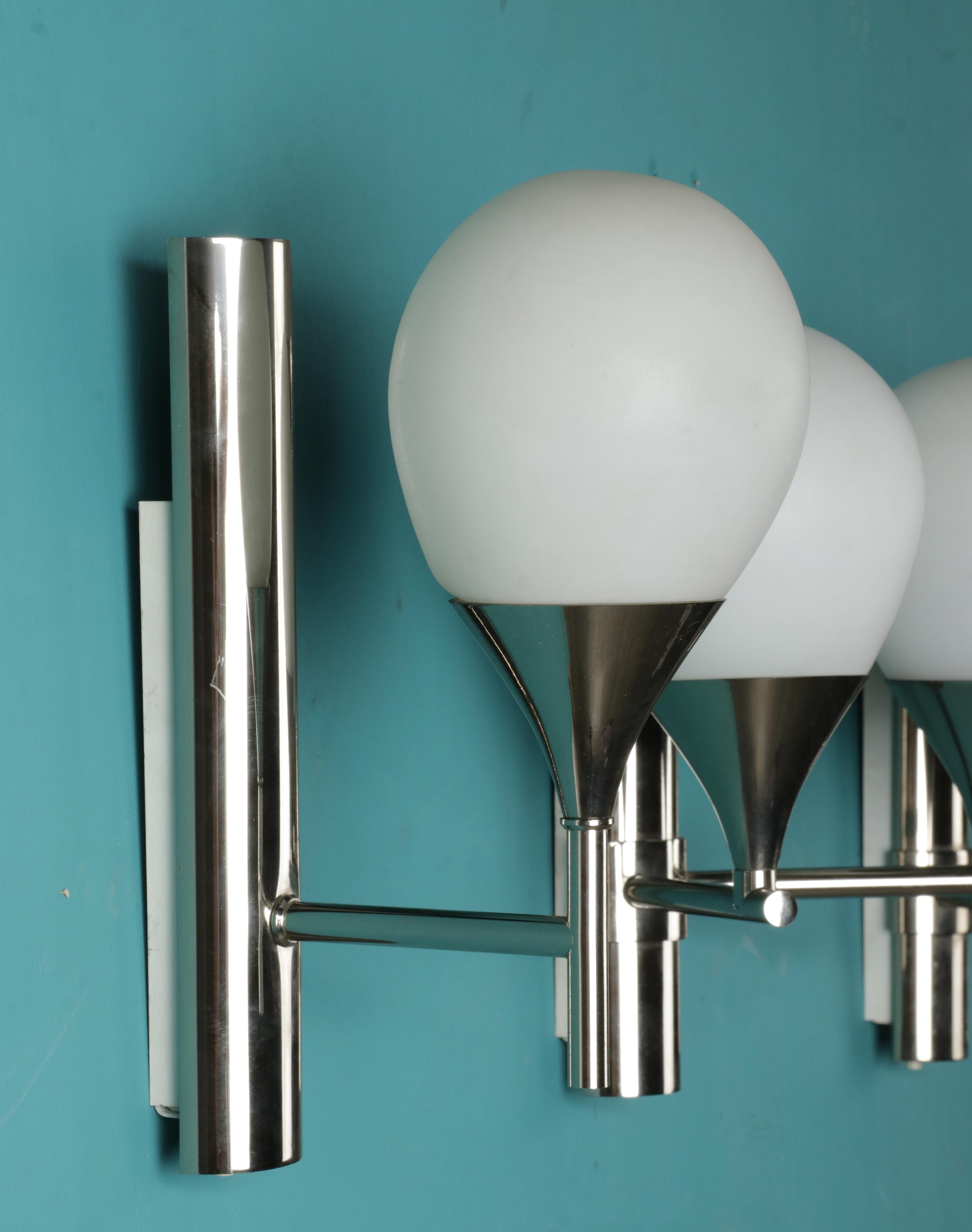 Set of Four Mid-Century Modern Chrome Plated Sconces / Wall Lights For Sale 12