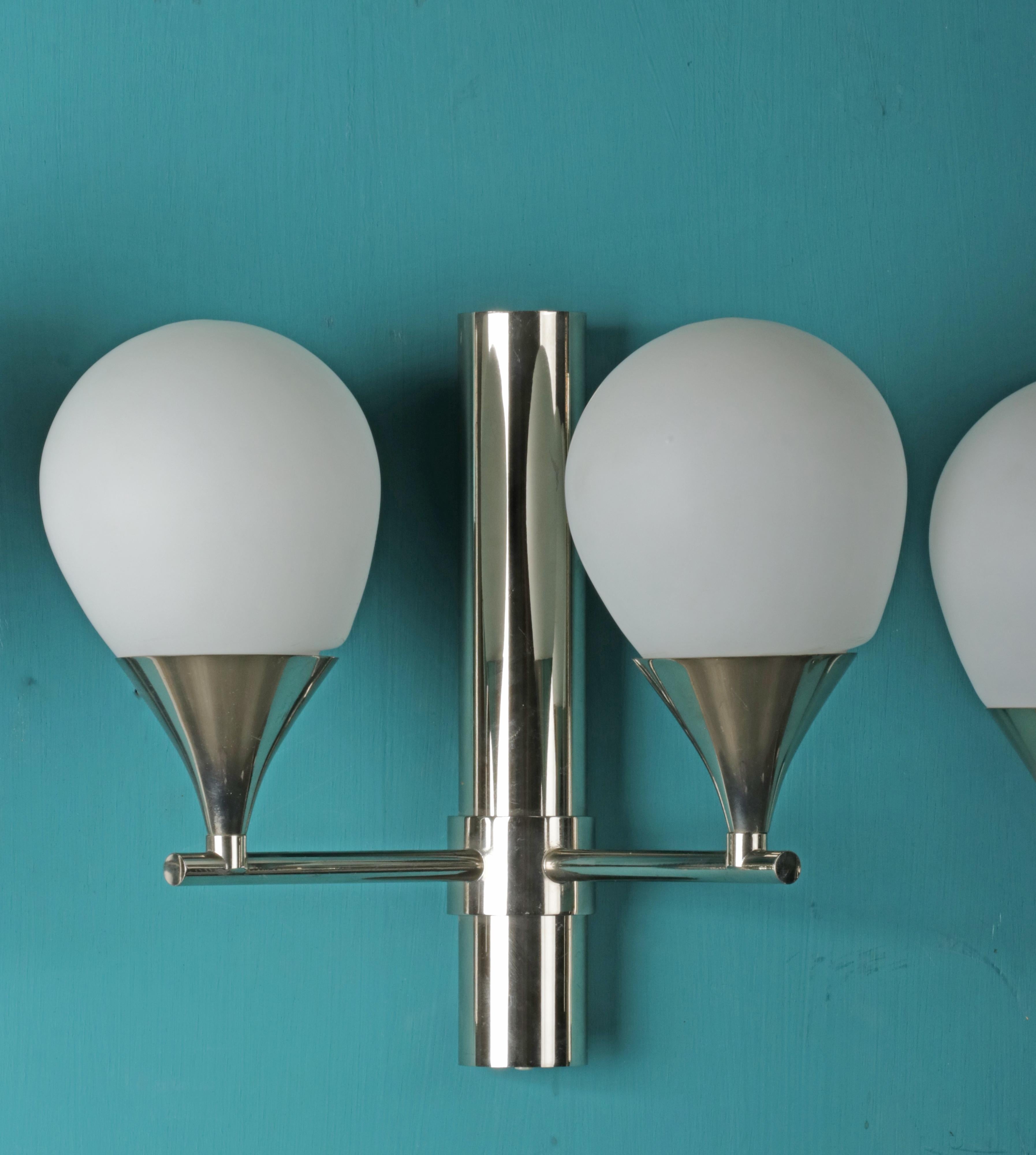 Set of Four Mid-Century Modern Chrome Plated Sconces / Wall Lights For Sale 1