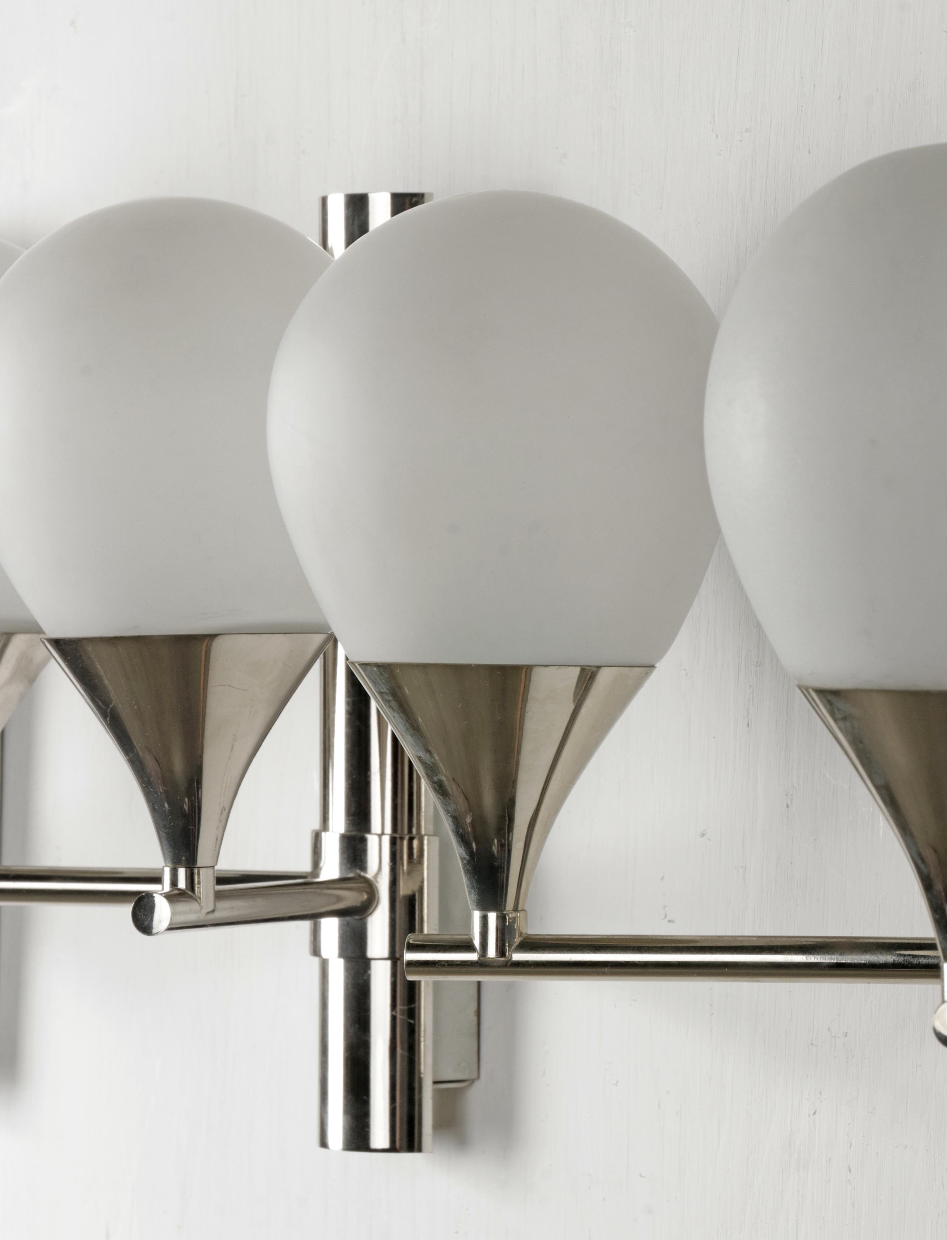 Set of Four Mid-Century Modern Chrome Plated Sconces / Wall Lights For Sale 2