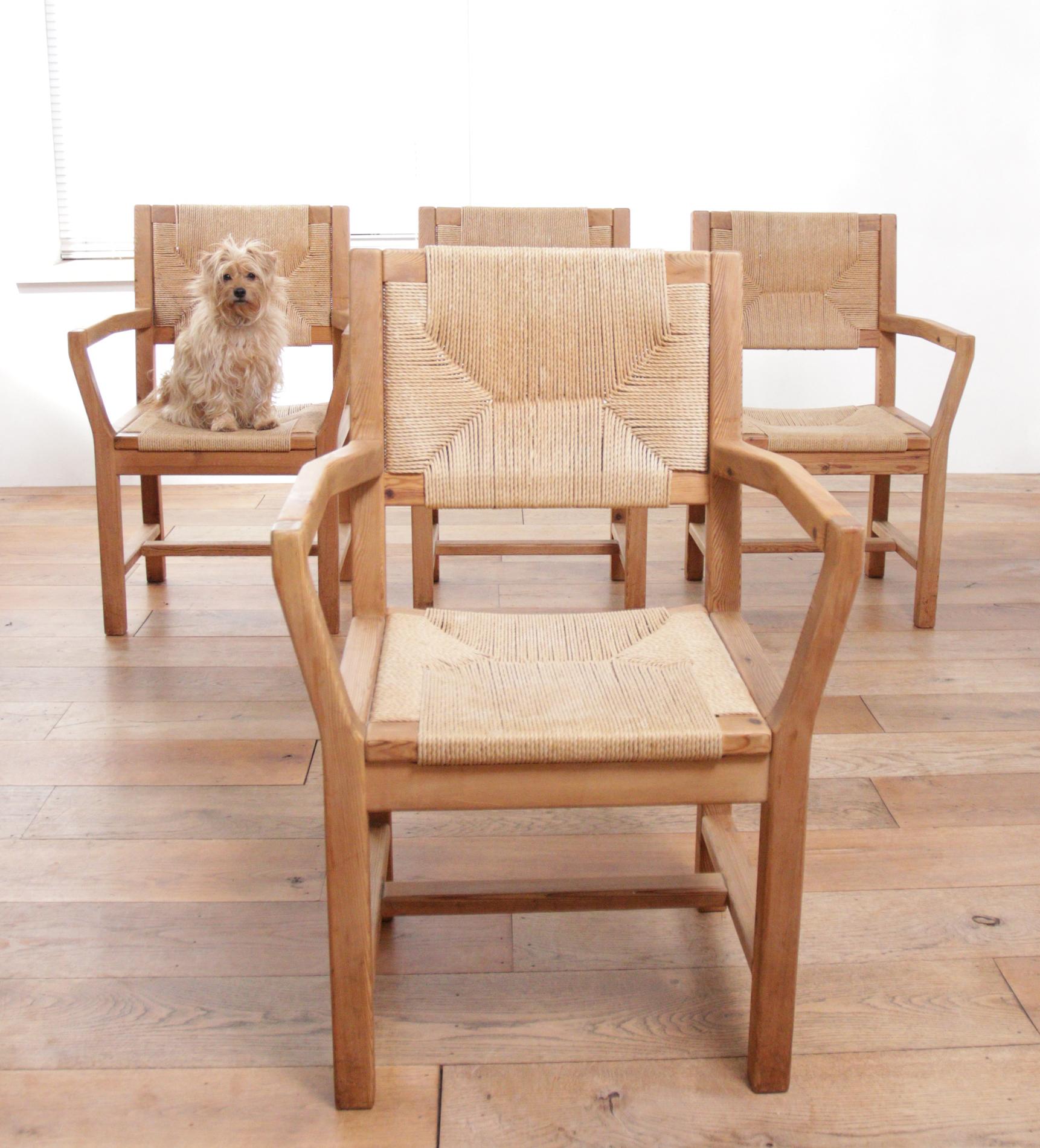 Ensemble de quatre chaises de salle à manger danoises modernes Tage Poulsen du milieu du siècle dernier  Corde en papier  en vente 1