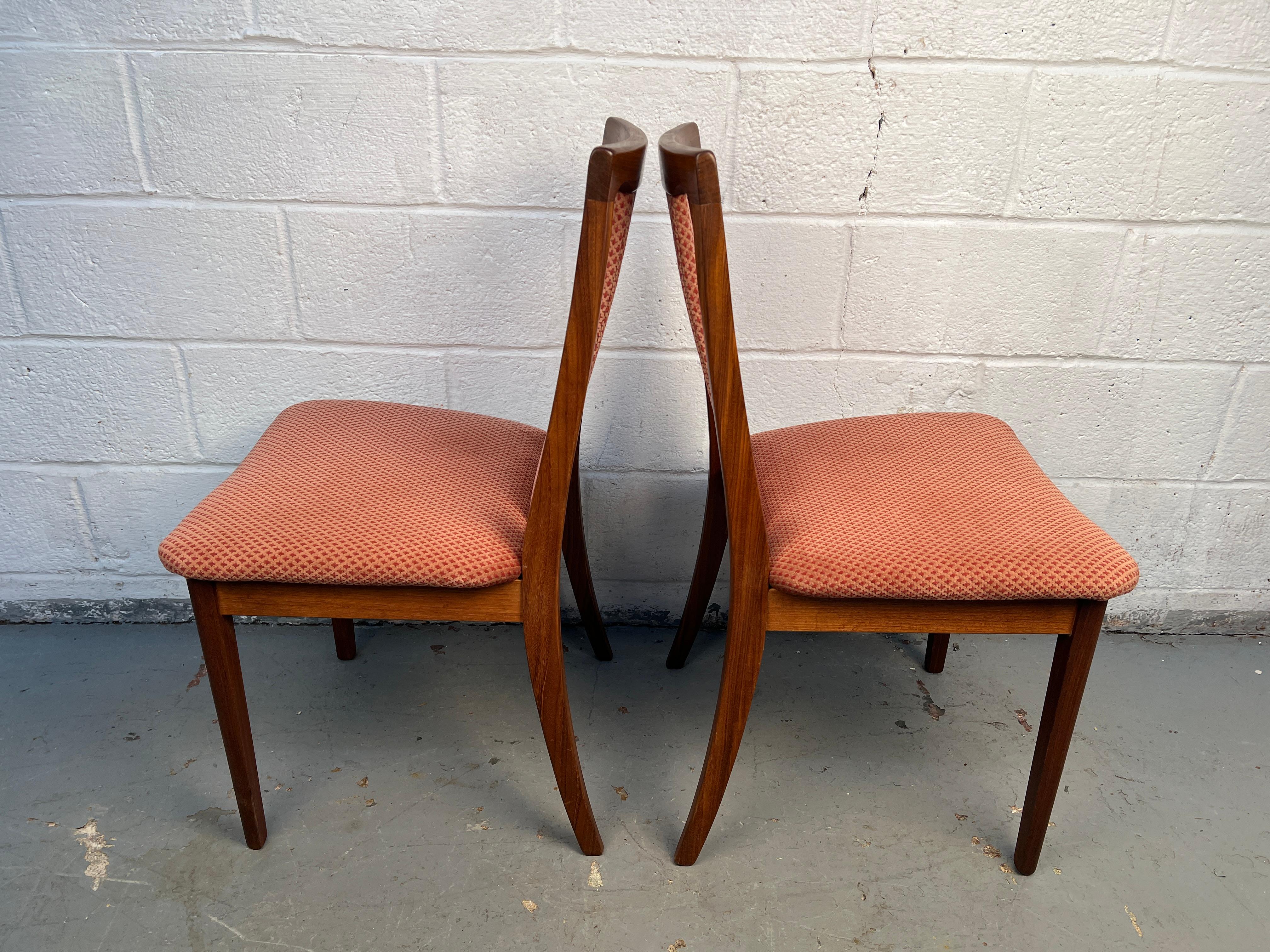 Ensemble de quatre chaises de salle à manger modernes du milieu du siècle par G Plan Furniture en vente 1