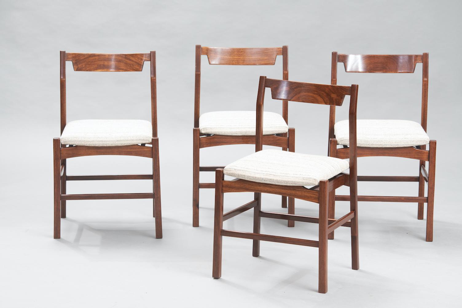 European Set of Four Mid-Century Modern Dining Chairs For Sale