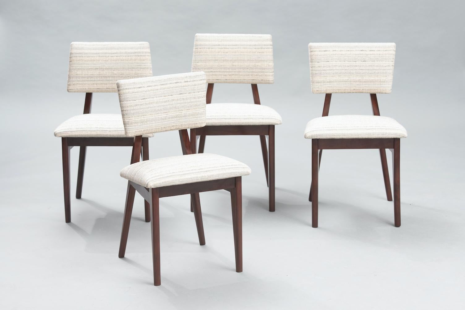 Varnished Set of Four Mid-Century Modern Dining Chairs