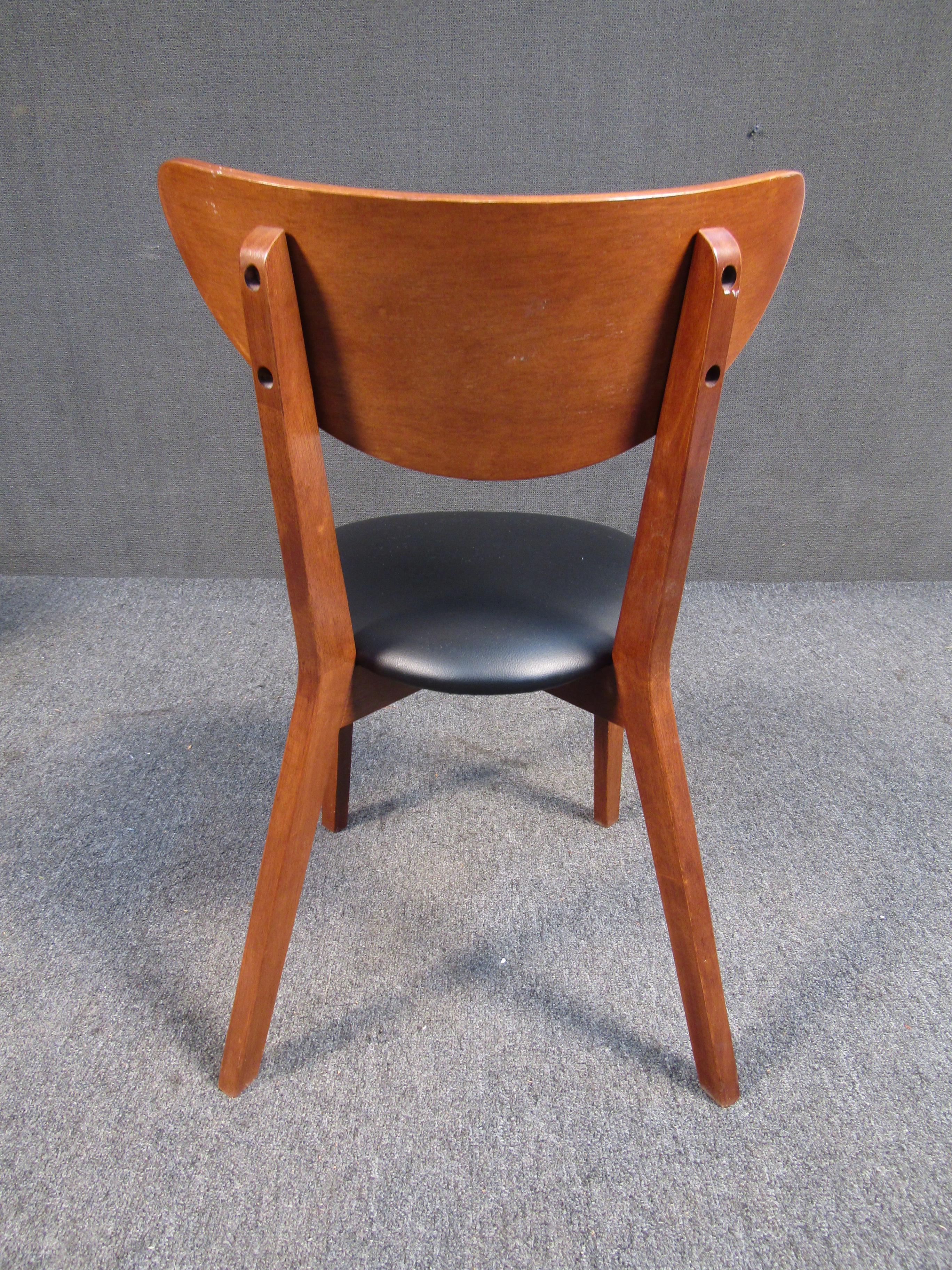 Set of Four Mid-Century Modern Dining Chairs 2