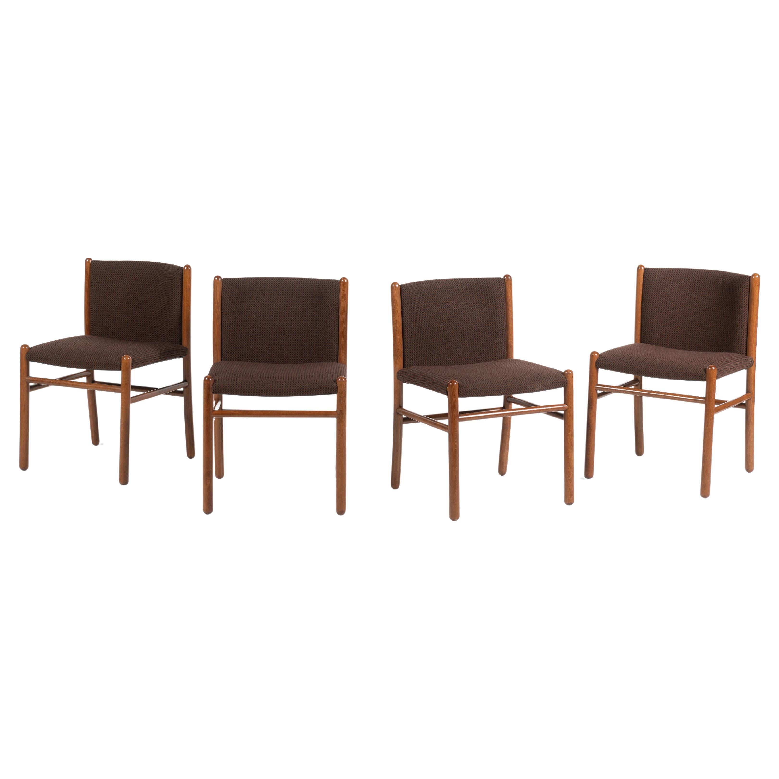 Ensemble de quatre chaises de salle à manger mi-siècle moderne, Gianfranco Frattini, Italie, années 1960 en vente