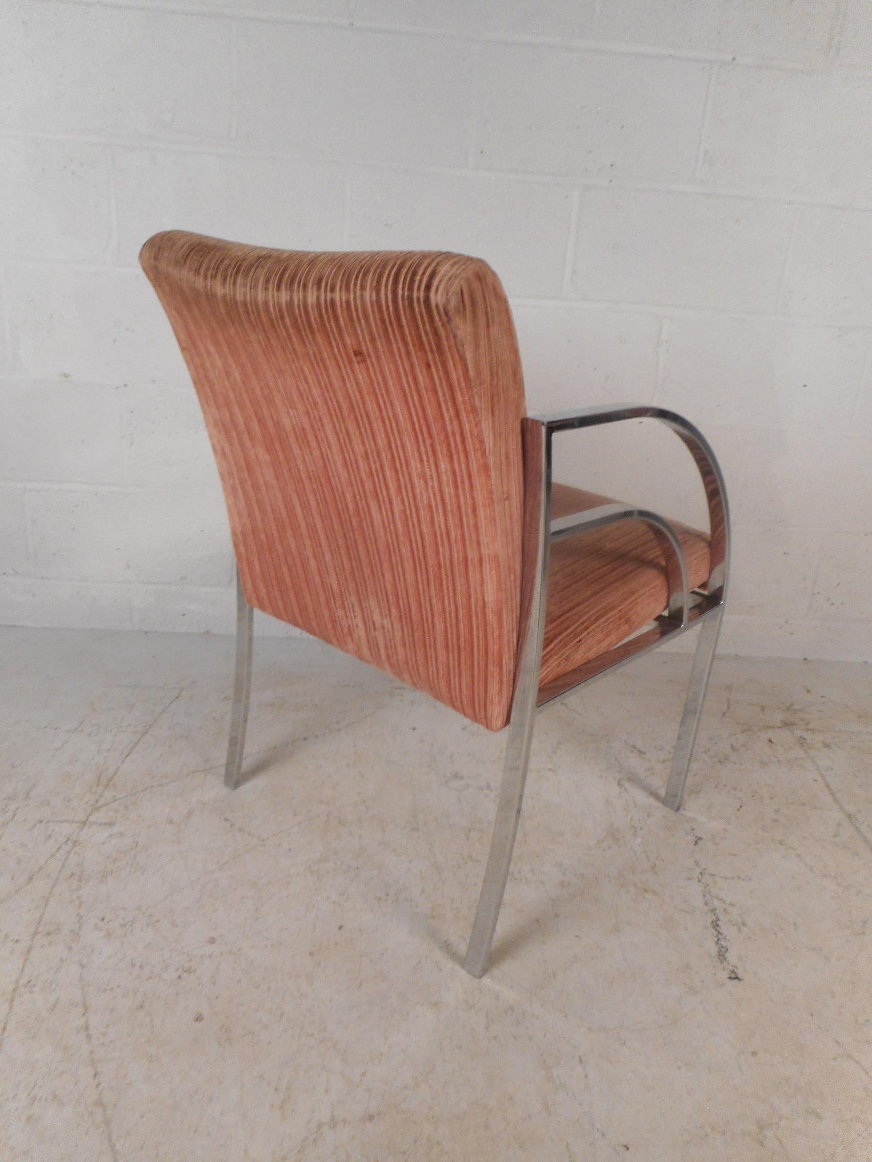 Set of Four Mid-Century Modern Dining Chairs in the Style of Milo Baughman In Good Condition For Sale In Brooklyn, NY