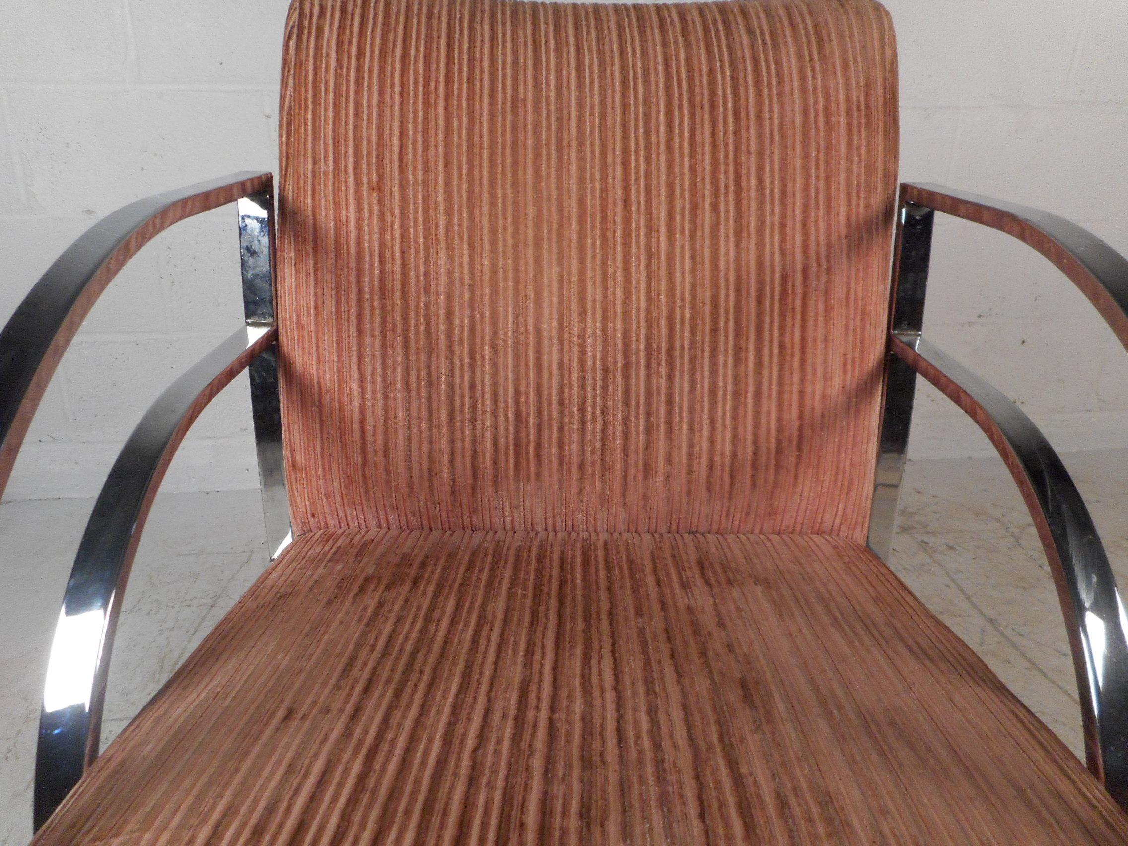Set of Four Mid-Century Modern Dining Chairs in the Style of Milo Baughman For Sale 2