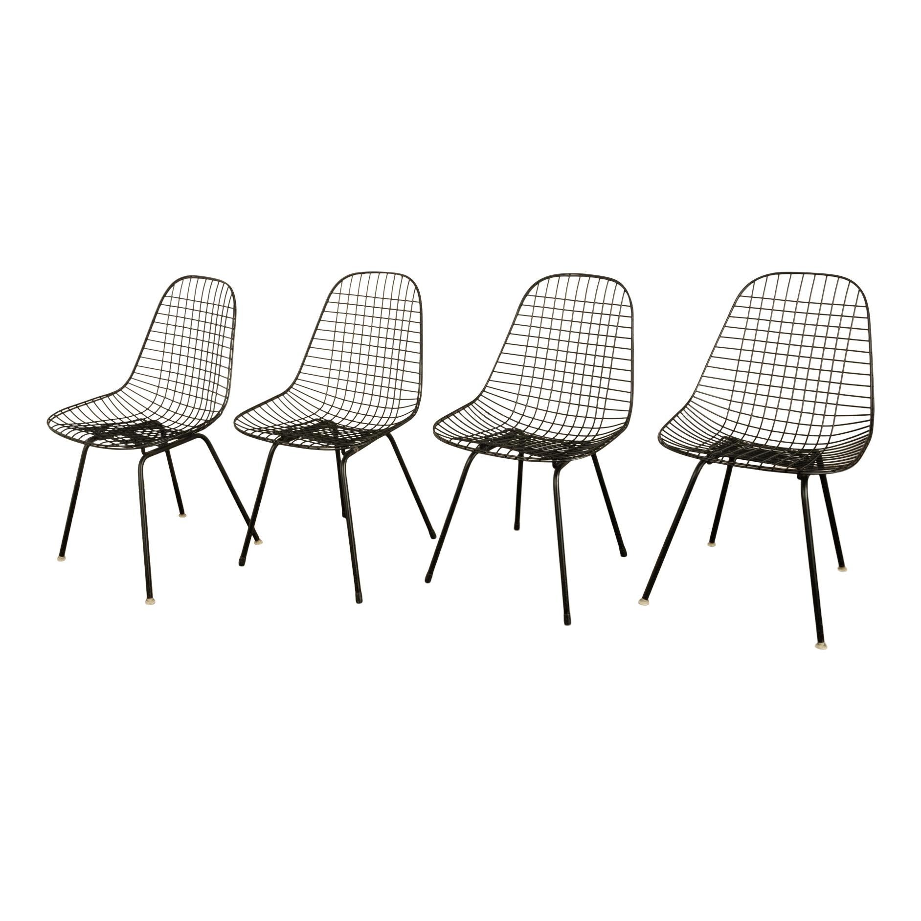 Satz von vier Mid Century Modern Eames DKX Black Powder-Coated Wire Chairs im Angebot 3