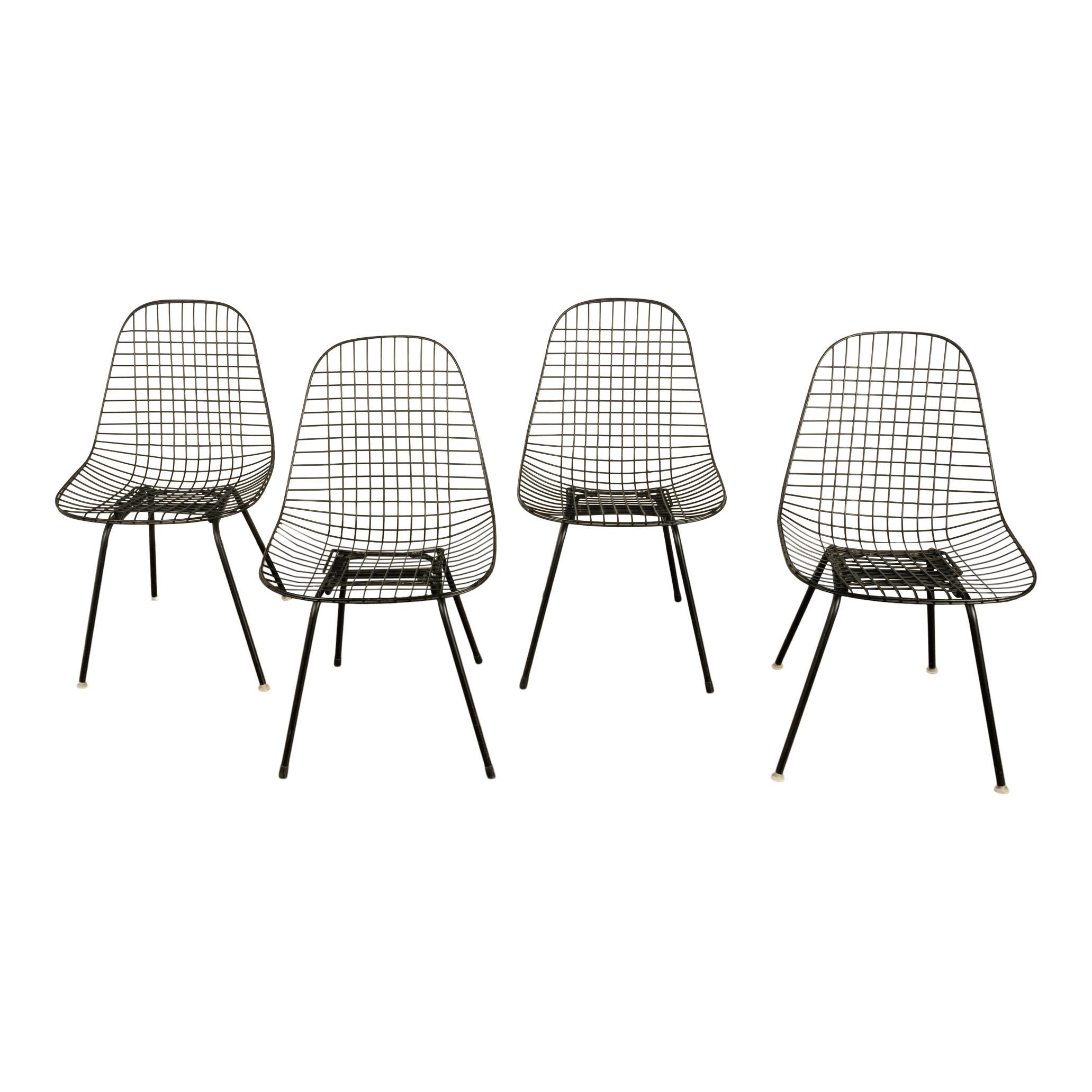Satz von vier Mid Century Modern Eames DKX Black Powder-Coated Wire Chairs im Angebot 5