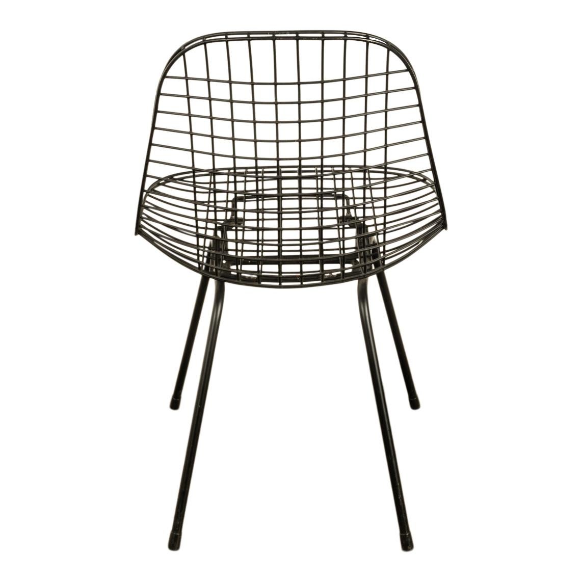 Satz von vier Mid Century Modern Eames DKX Black Powder-Coated Wire Chairs im Angebot 10