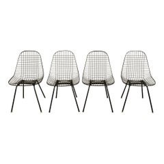 Satz von vier Mid Century Modern Eames DKX Black Powder-Coated Wire Chairs