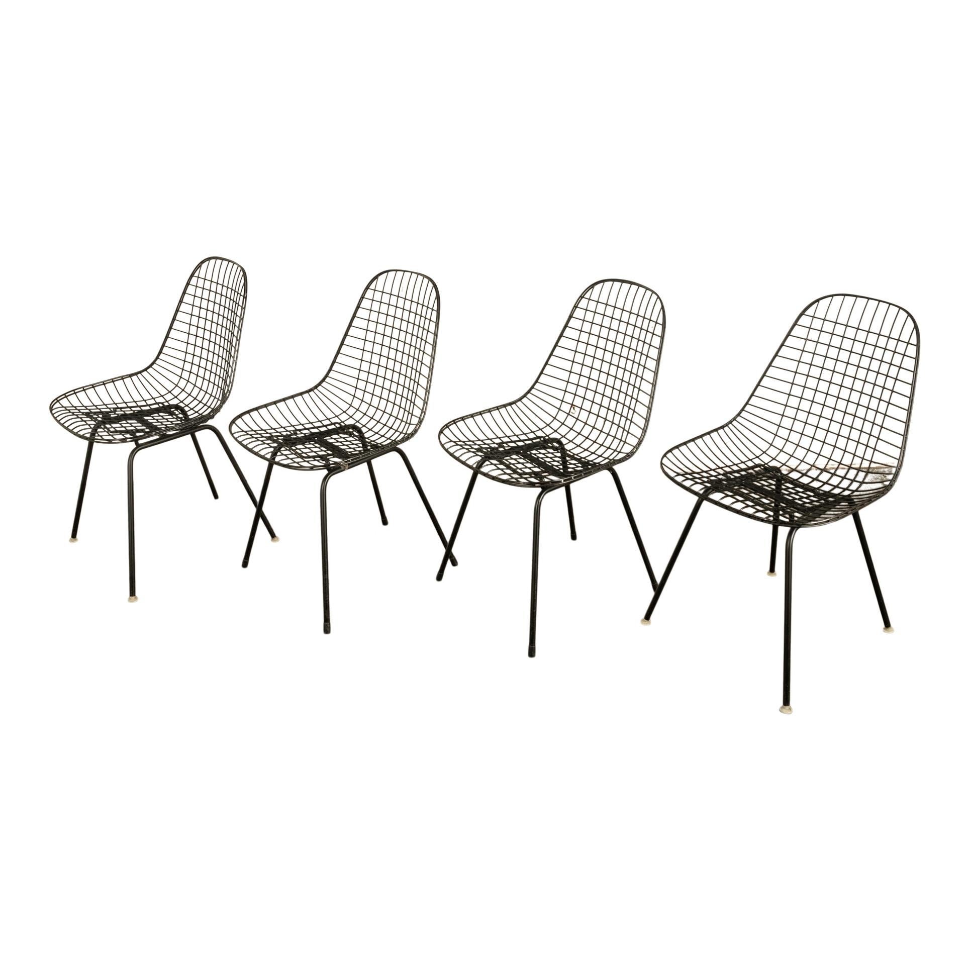 Satz von vier Mid Century Modern Eames DKX Black Powder-Coated Wire Chairs (amerikanisch) im Angebot