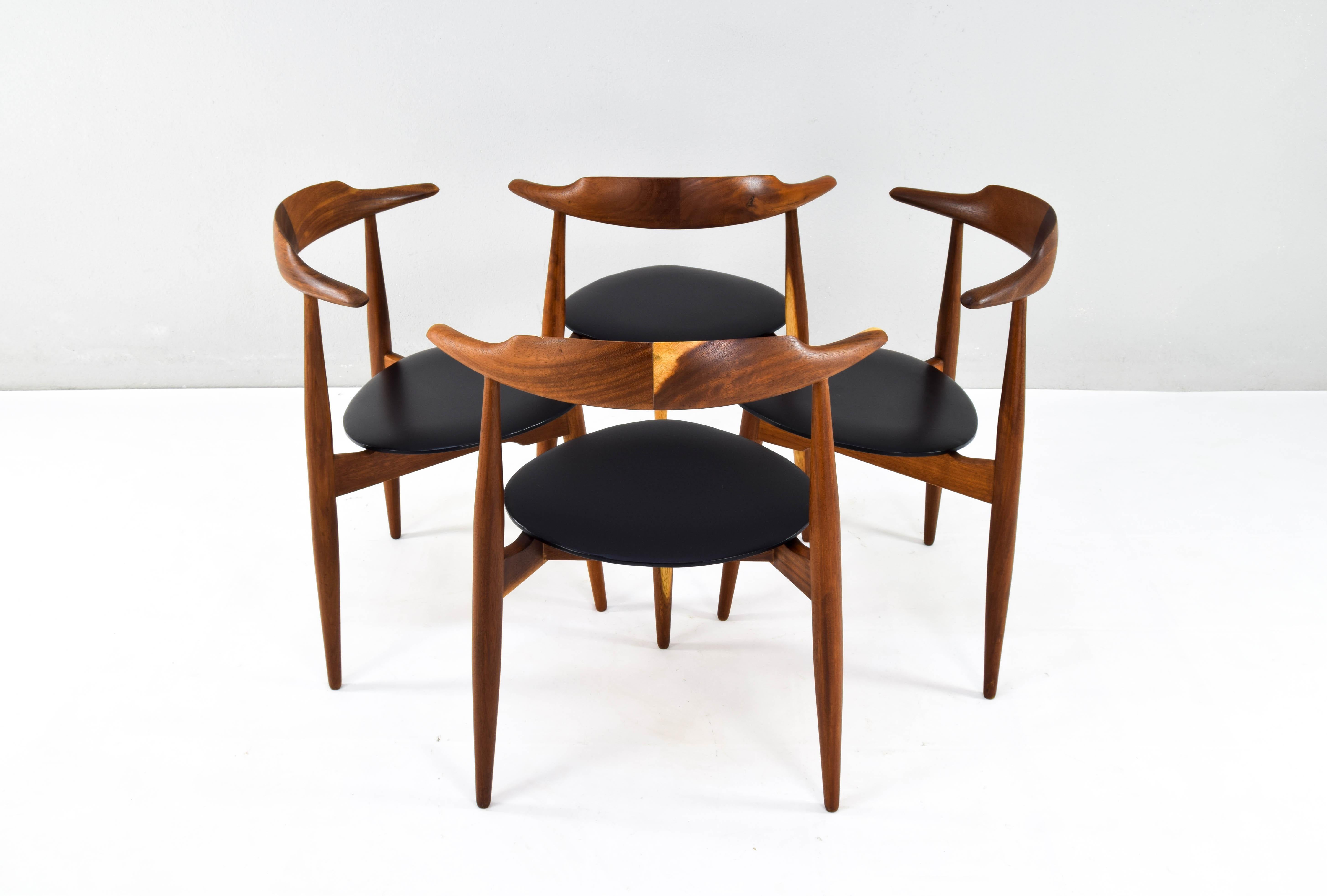Scandinavian Modern Set of Four Mid-Century Modern Hans Wegner 4104 Heart Dining Chairs, Denmark 50s