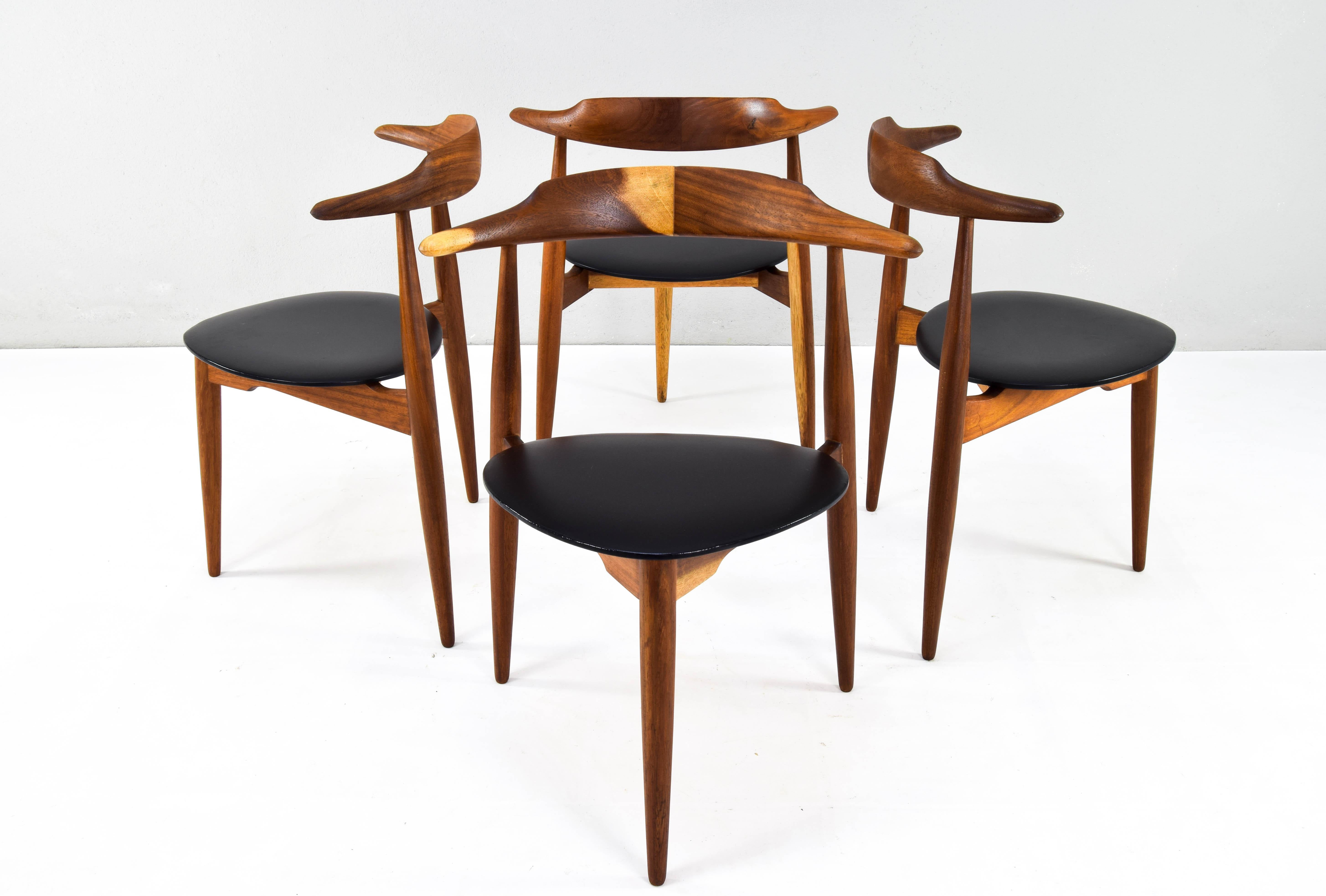Danish Set of Four Mid-Century Modern Hans Wegner 4104 Heart Dining Chairs, Denmark 50s