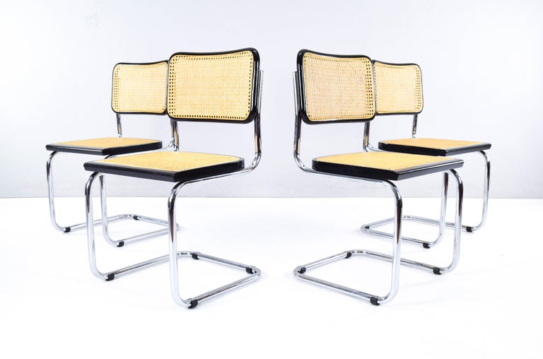 Set of Four Mid-Century Modern Italian Marcel Breuer B32 Cesca Chairs, 70s In Good Condition For Sale In Escalona, Toledo