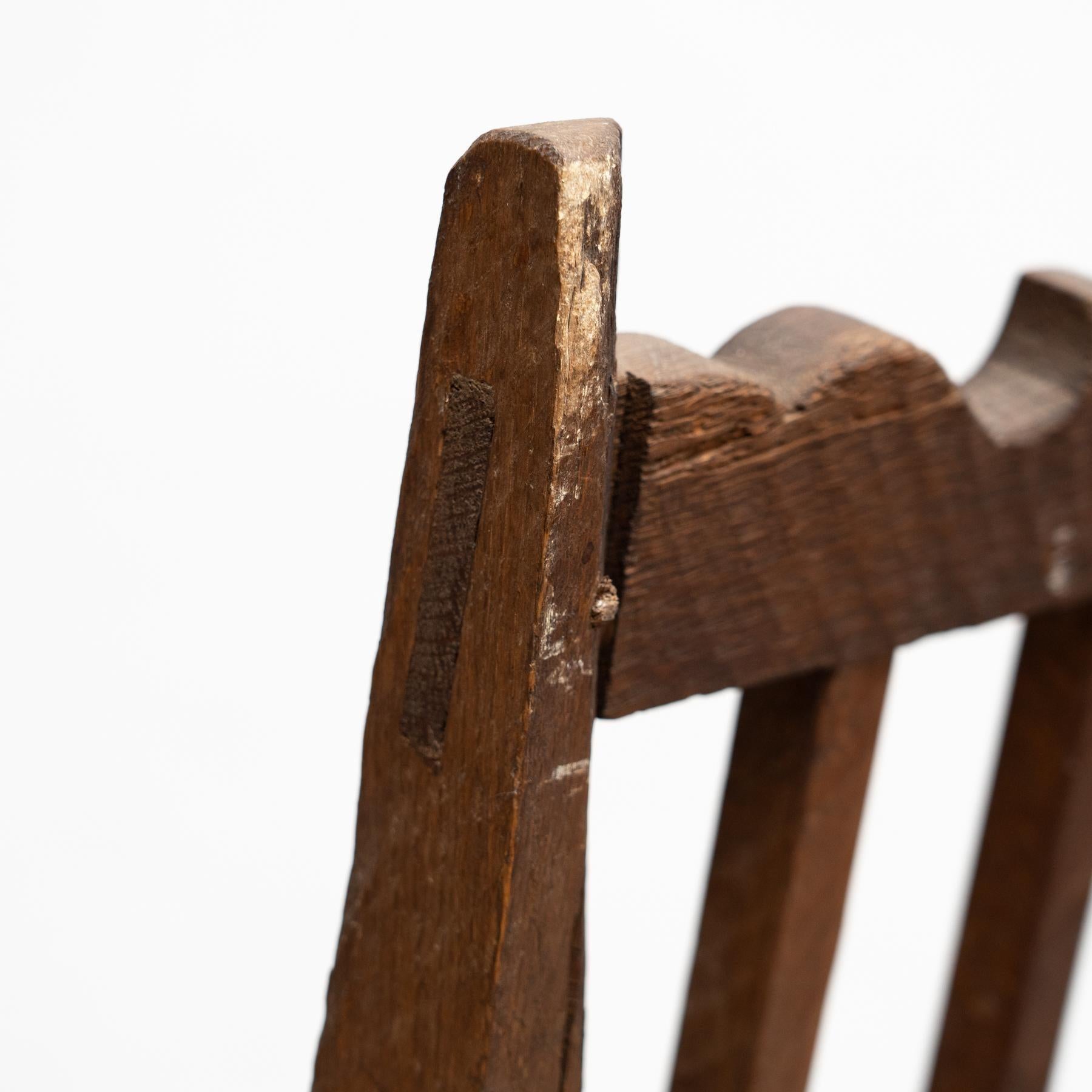 Vier rationalistische Holzstühle aus der Mitte des Jahrhunderts, rustikaler Charme, um 1940 im Angebot 9