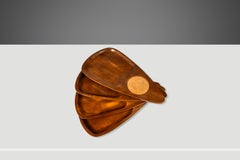 Set von vier modernen Serviertabletts aus der Mitte des Jahrhunderts aus Nussbaum und Kork, Japan, ca. 1970er Jahre