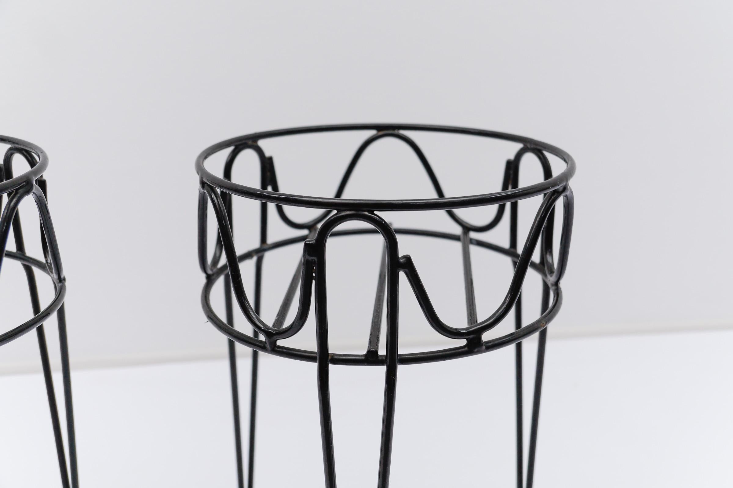 Ensemble de quatre porte-fleurs en métal en forme de corde, 1950 Suède en vente 6