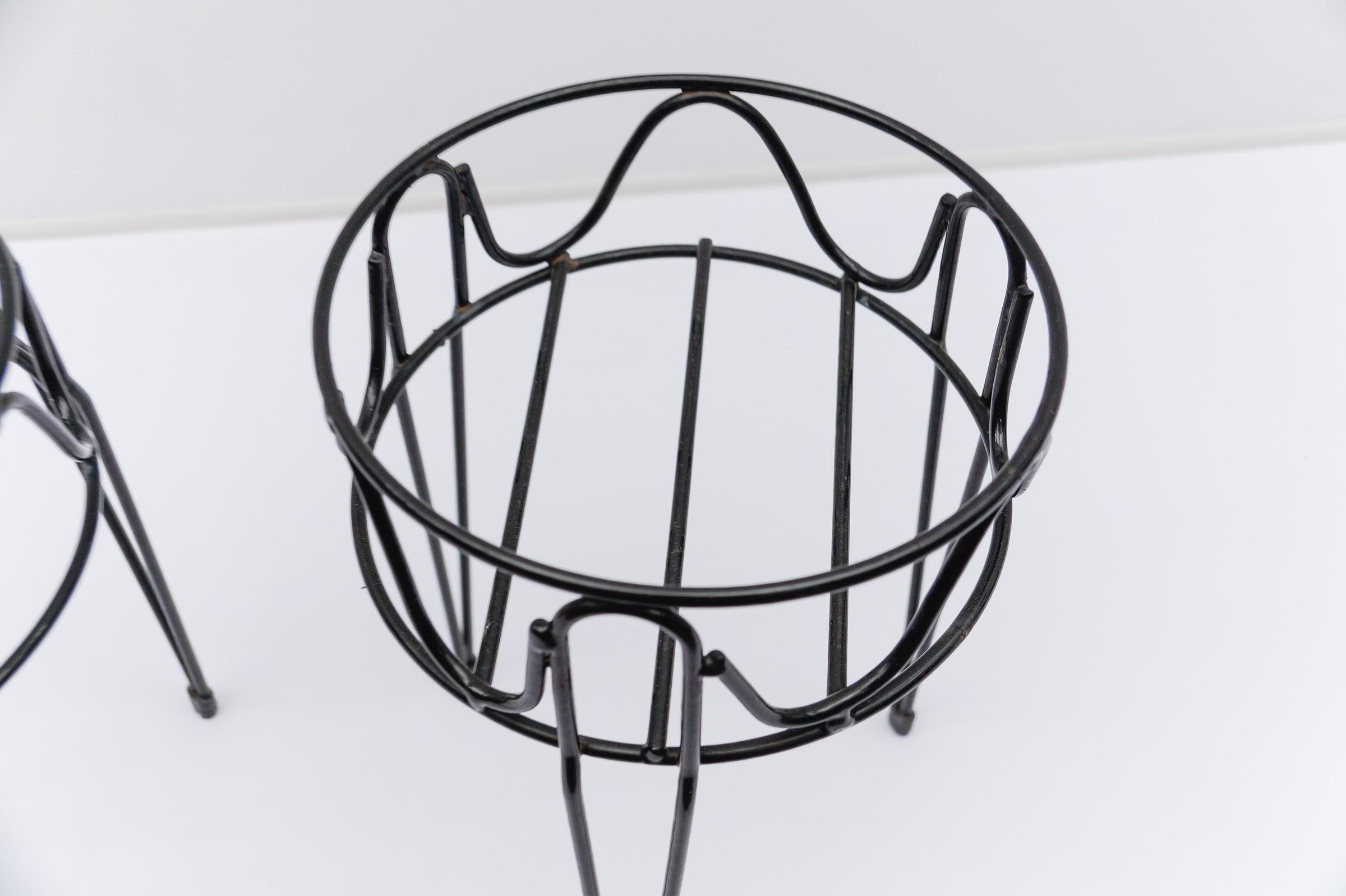 Ensemble de quatre porte-fleurs en métal en forme de corde, 1950 Suède en vente 7
