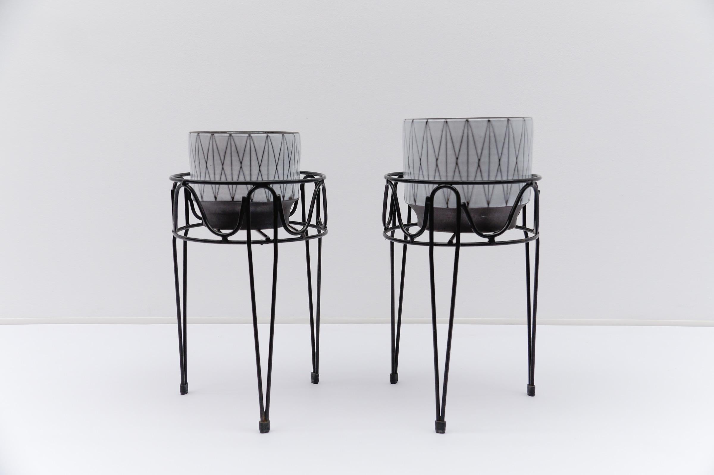Allemand Ensemble de quatre porte-fleurs en métal en forme de corde, 1950 Suède en vente