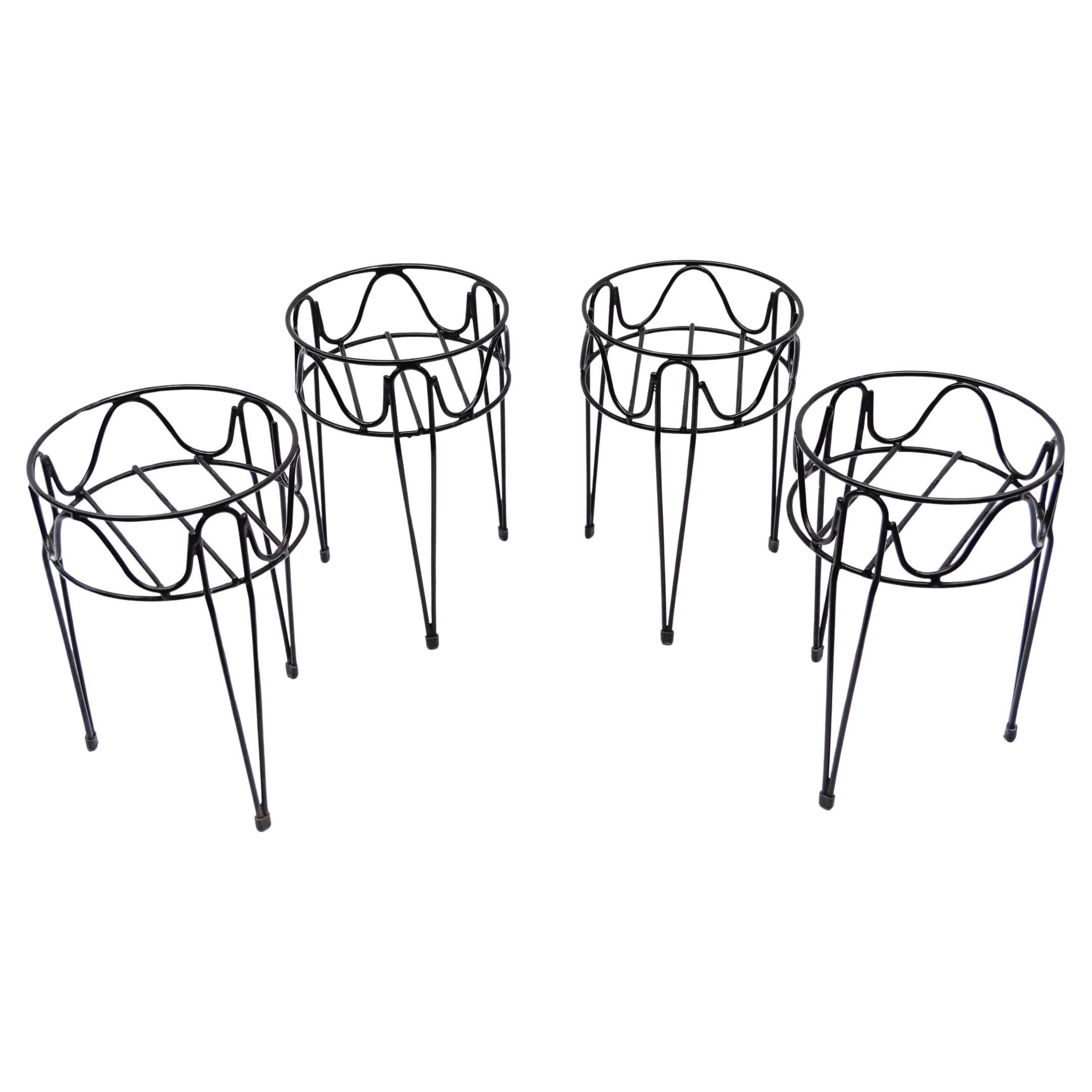 Ensemble de quatre porte-fleurs en métal en forme de corde, 1950 Suède en vente