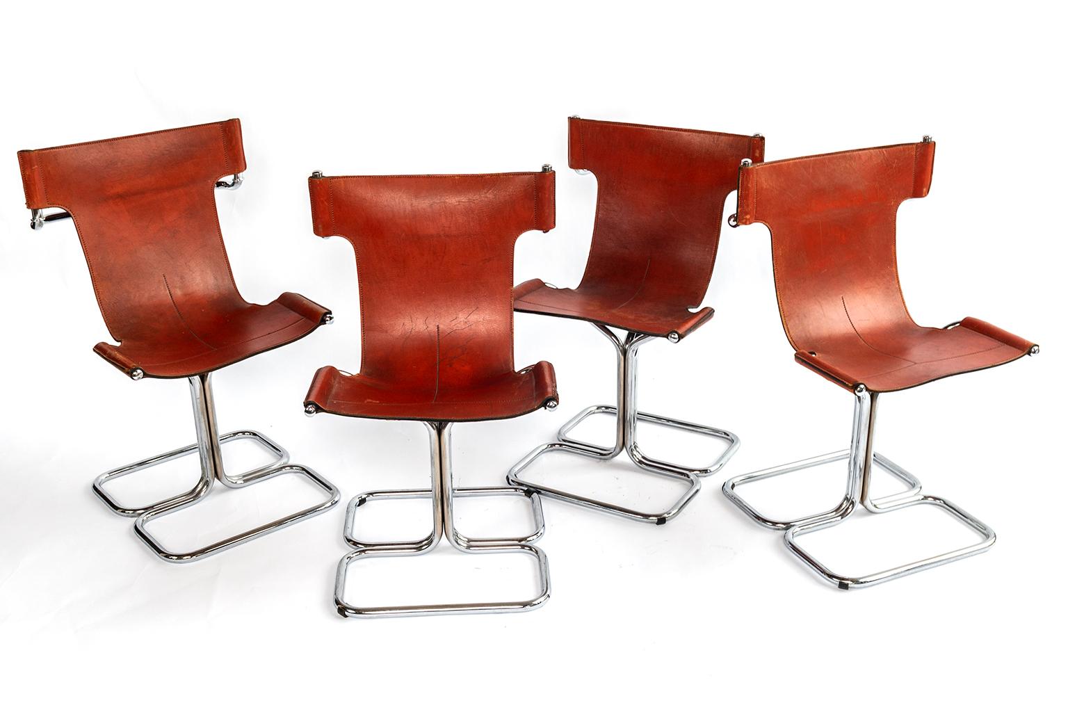 Set of Four Mid-Century Modern T Chairs in Chrome and Cognac Leather. For Sale 2